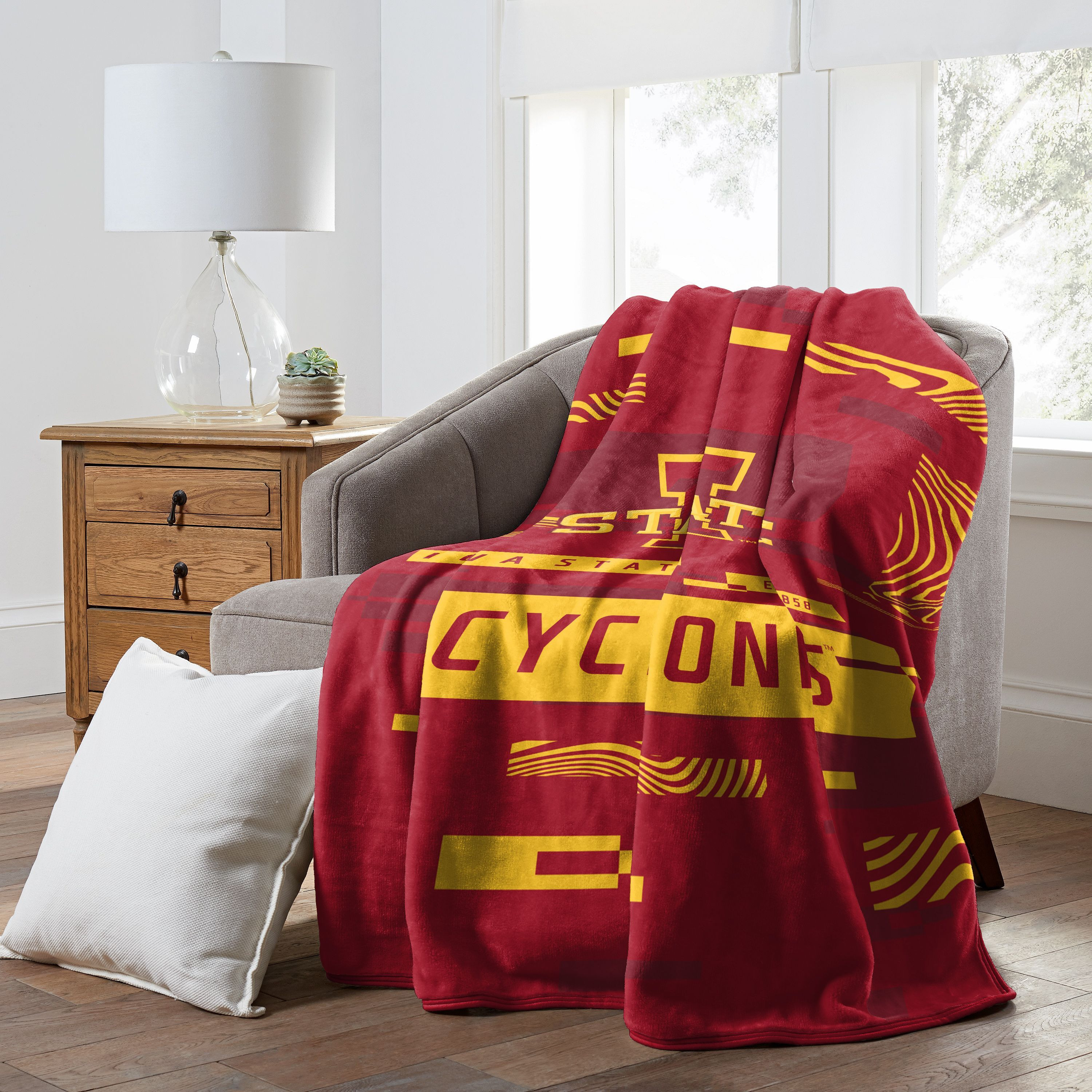 IOWA STATE OFFIcIAL NcAA Digitize Raschel Throw Blanket 60 x 80(D0102H94237)