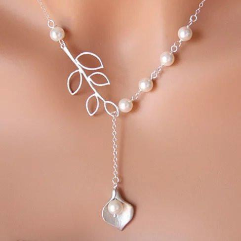Pearly Lily Lariat Necklace in Sterling Silver and Real Pearl(D0102HEYS4W.)