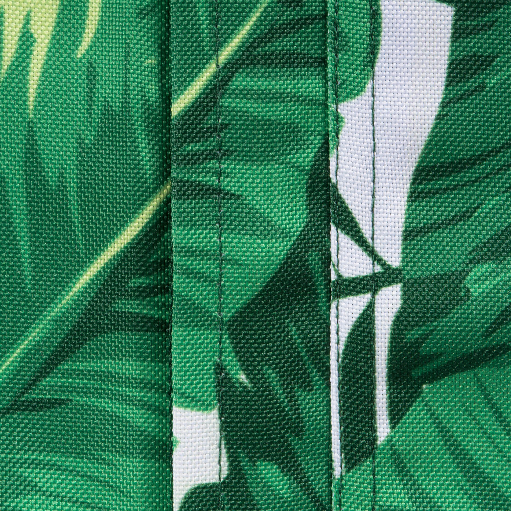 DII Banana Leaf Outdoor Tablecloth With Zipper 52 Round