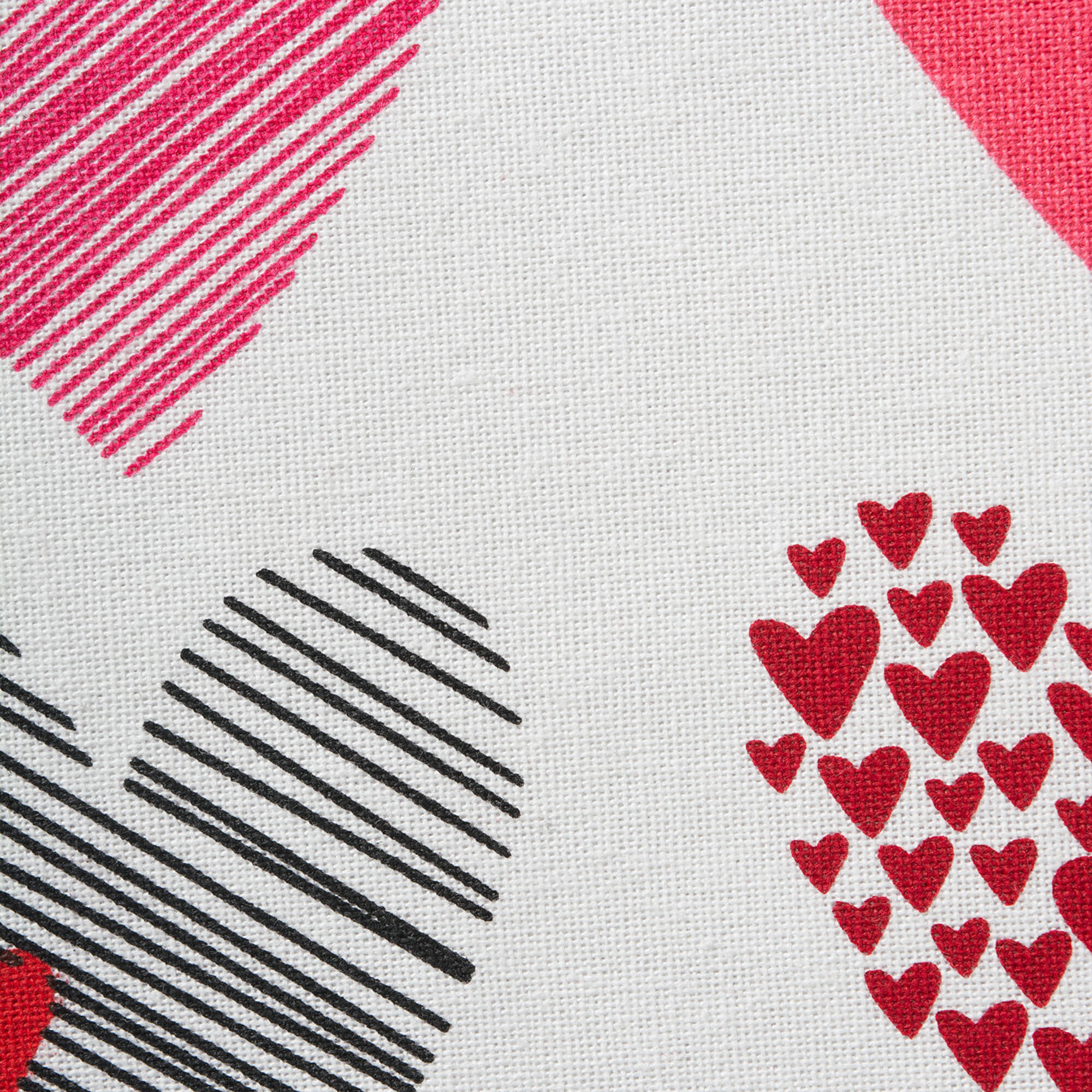 DII Hearts Collage Print Table Runner