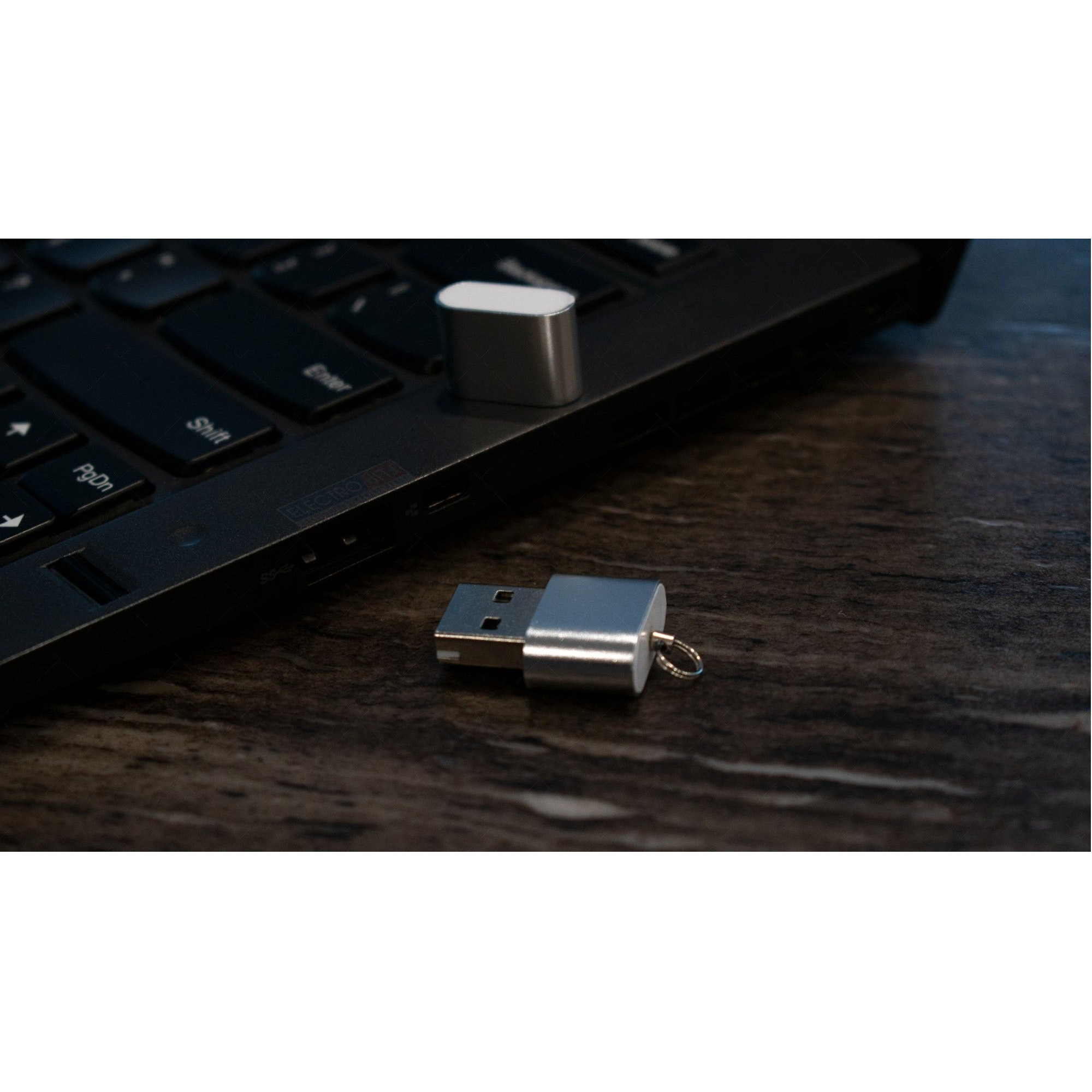 Advanced Flash MicroSD Reader Keychain for Data Transfer on PC & Windows