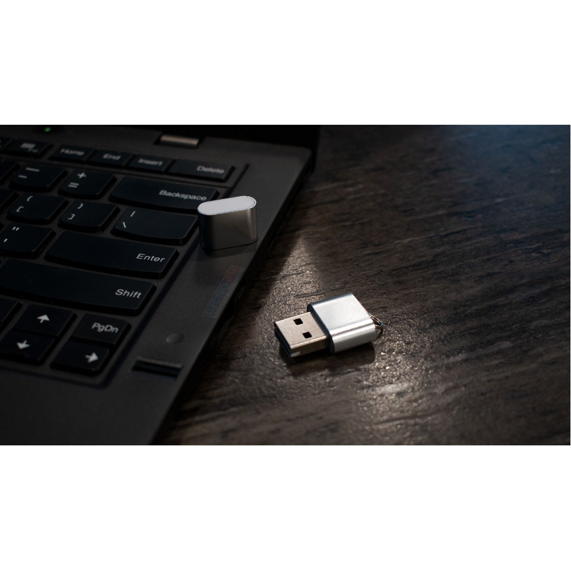 Stylish Modern MicroSD Reader for Data Transfer Works Seamlessly on Apple & Windows Devices