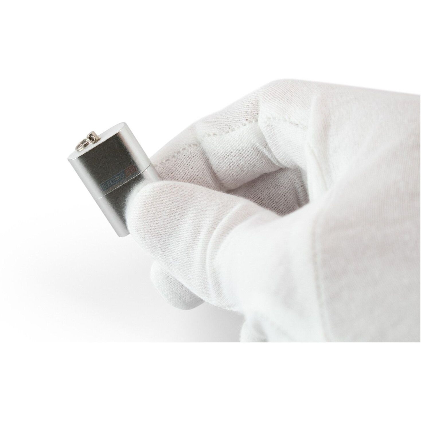 Top Quality MicroSD Reader with Silver Color Design for Fast and Secure Data Transfer