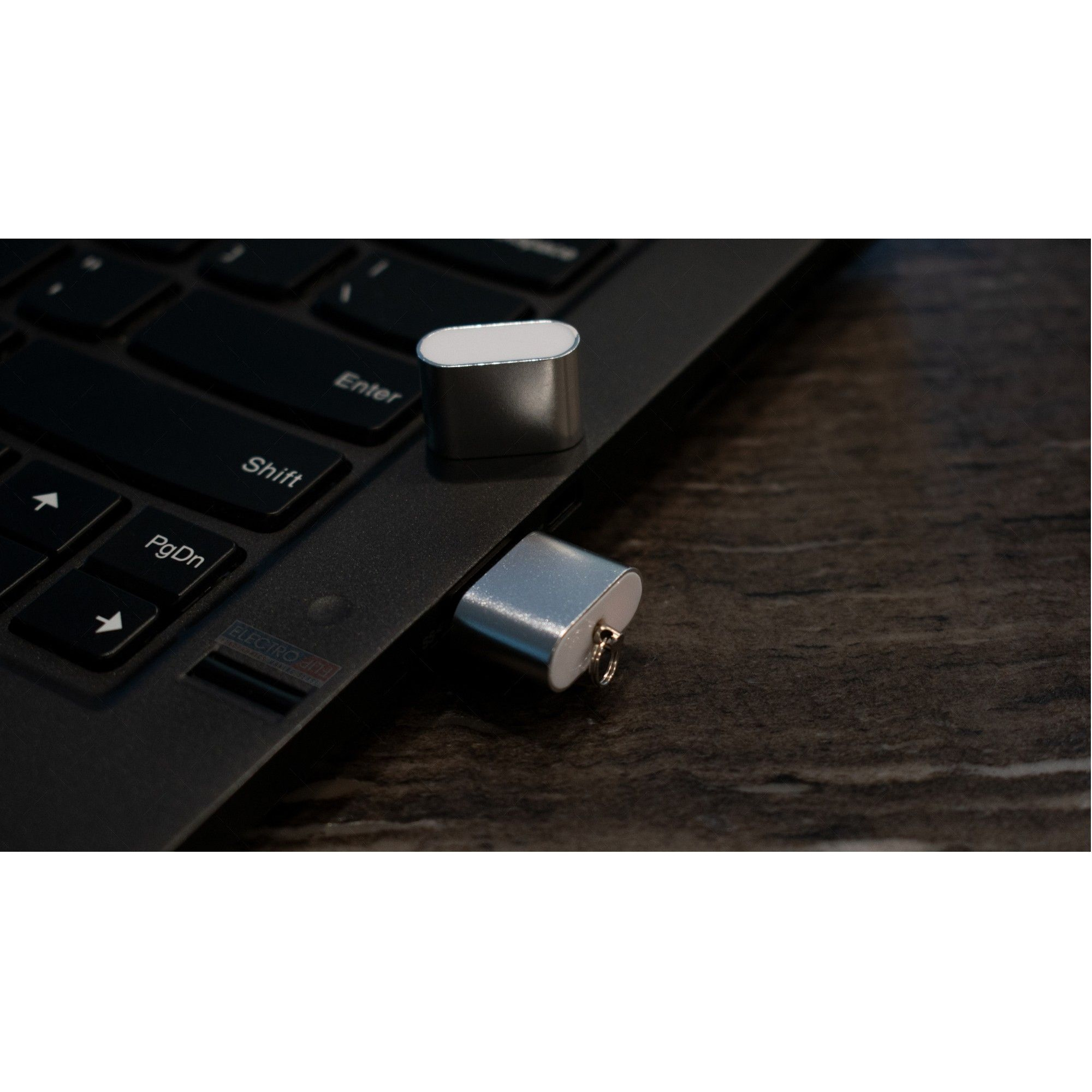 Premium Metal Memory Card Reader - High-Quality Data Transfer works on Mac