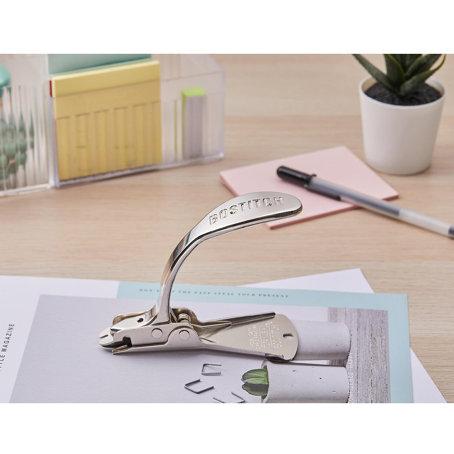 Bostitch Heavy Duty/Carton Staple Remover - Metal - Chrome - Staple Shield - 1 Each