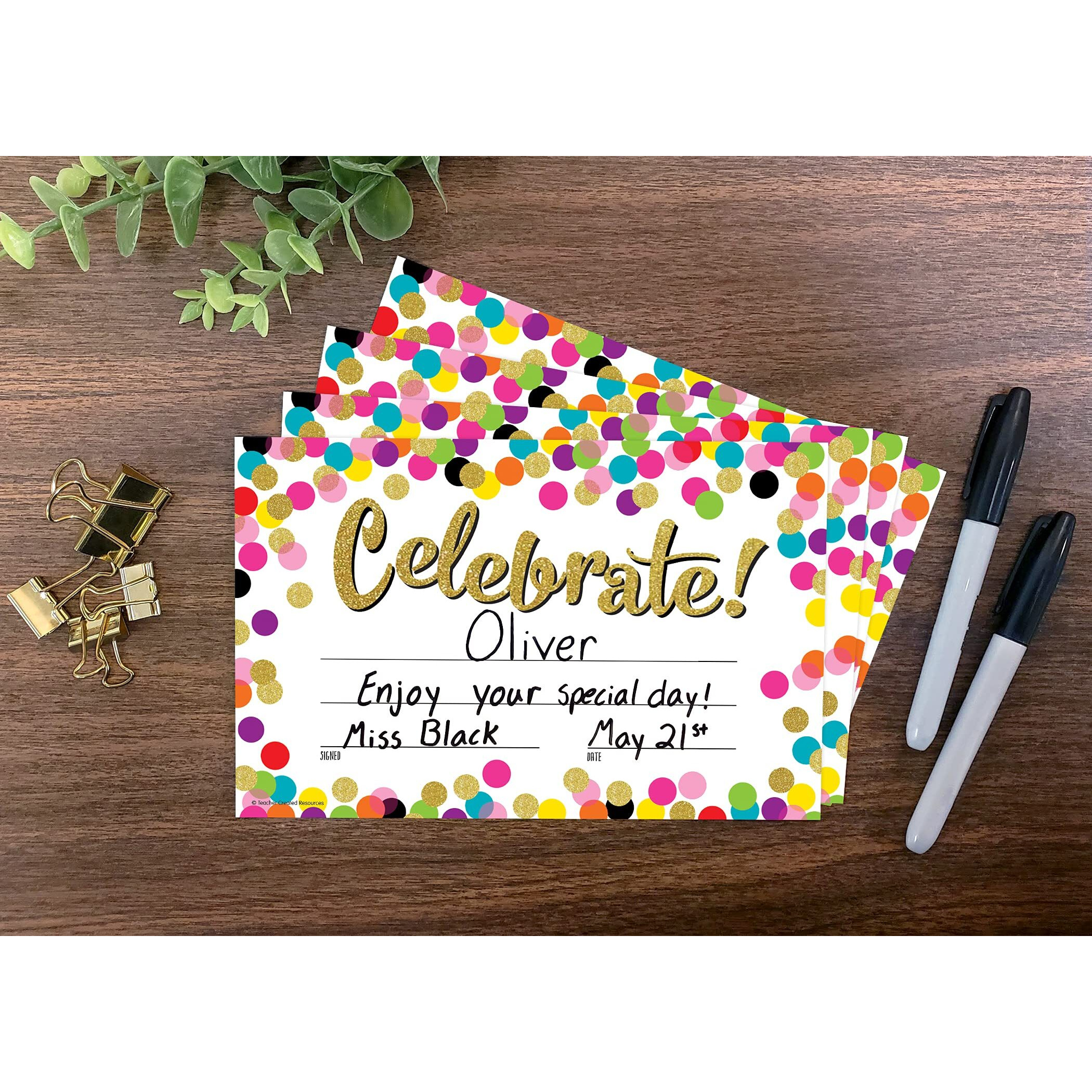 CONFETTI CELEBRATE AWARDS