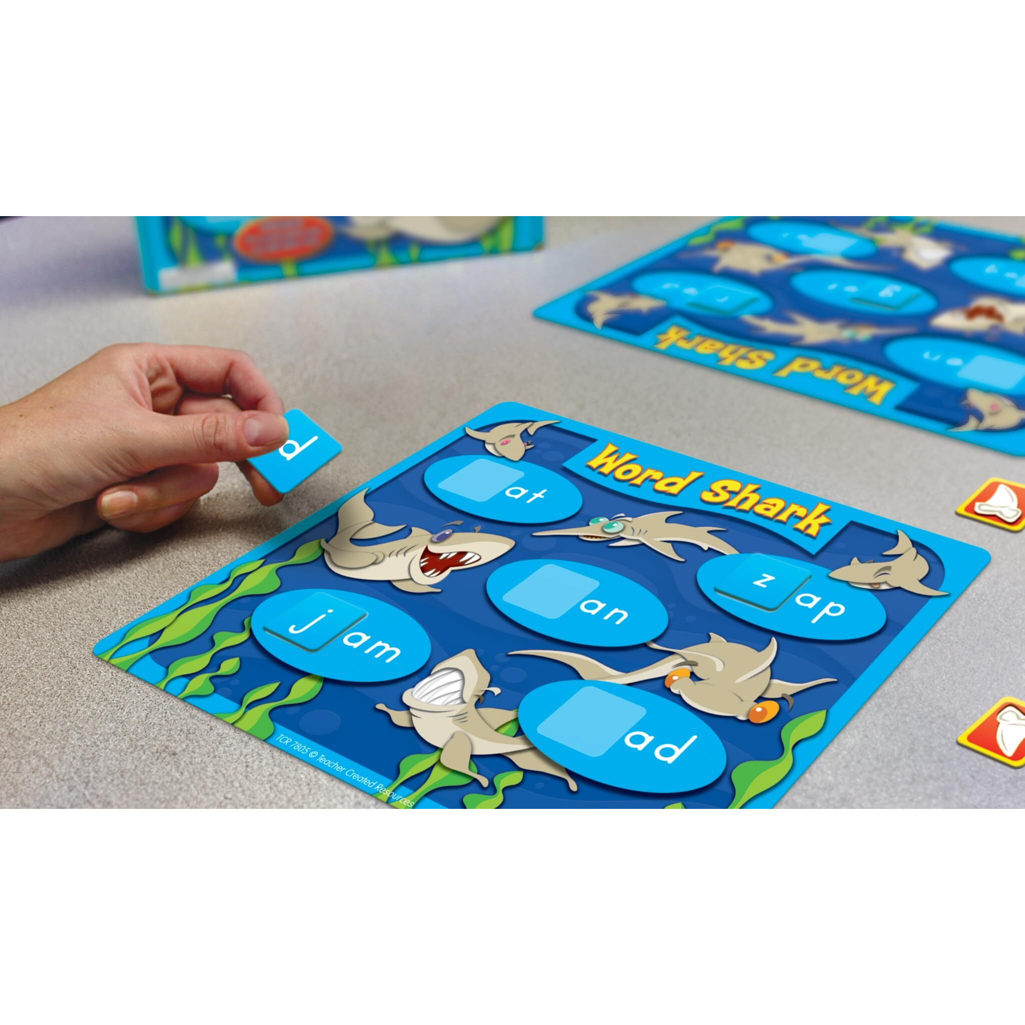 WORD SHARK SHORT VOWELS GAME