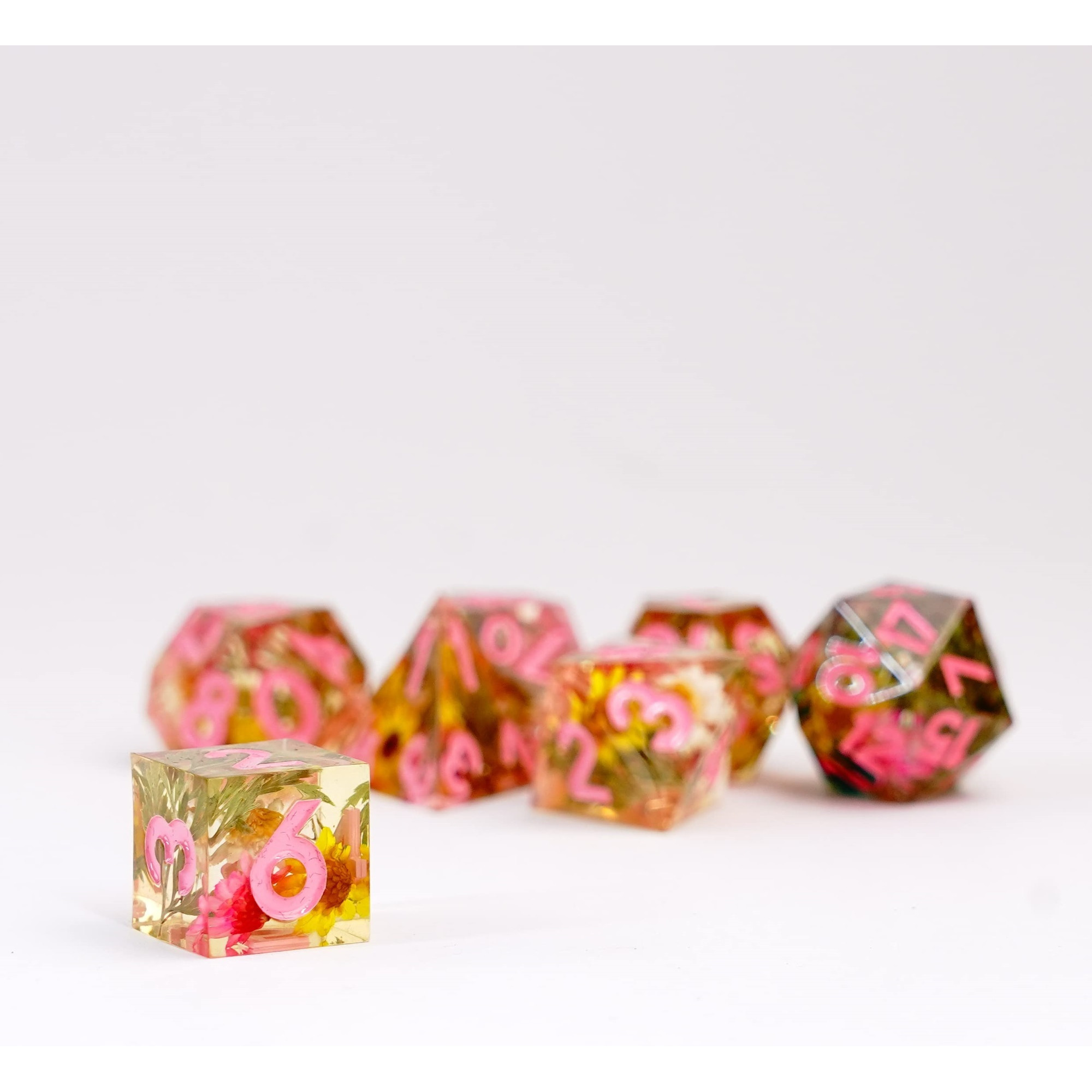 FanRoll by Metallic Dice Games Sharp Edge Resin DND Dice Set Chrysanthemum w/Pink, Role Playing Game Dice for Dungeons and Dragons