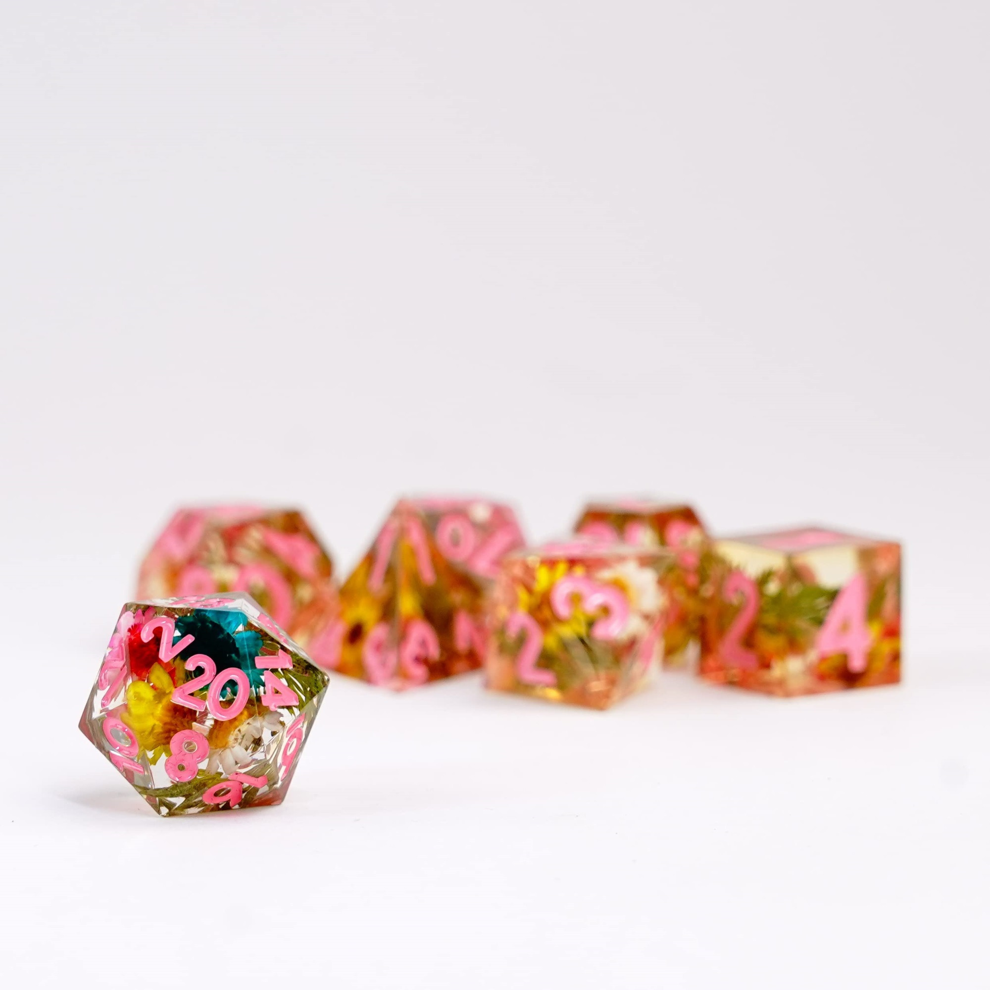 FanRoll by Metallic Dice Games Sharp Edge Resin DND Dice Set Chrysanthemum w/Pink, Role Playing Game Dice for Dungeons and Dragons