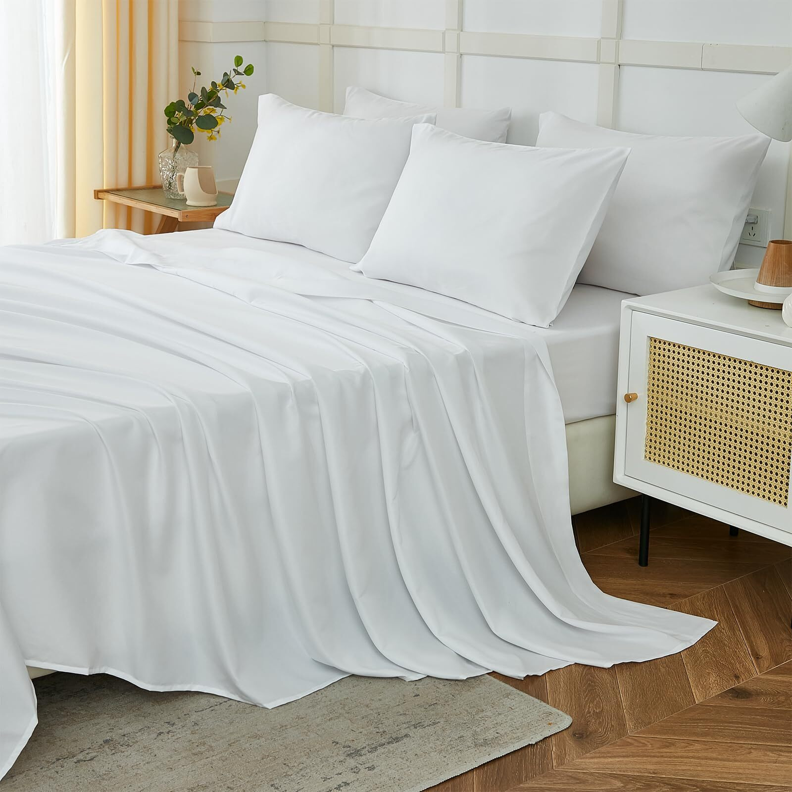 Ilavande White Queen Sheets Set 6 Piece Hotel Luxury Super Soft 1800 Series Microfiber Queen Bed Sheets Set-Wrinkle Free & Breathable-14 Deep Pocket Sheets For Queen Size Bed(Queen White)