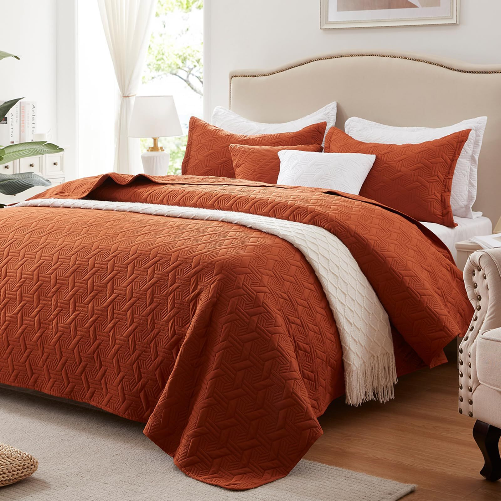 Leaonme Quilt Set King Size 3 Pieces Lightweight Burnt Orange/Rust Bedspread-98''X106'' Soft Microfiber Summer Quilt Luxurious Warm Coverlet Sets For All Seasons (Includes 1 Quilt  2 Shams)