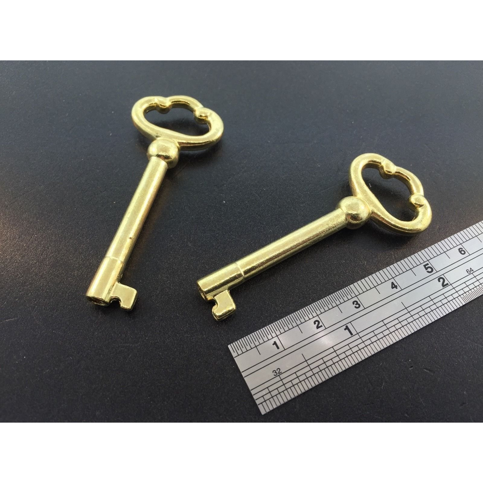 Grandfather Clock Door Key Set Of 2 In Brass Finish For Howard Miller