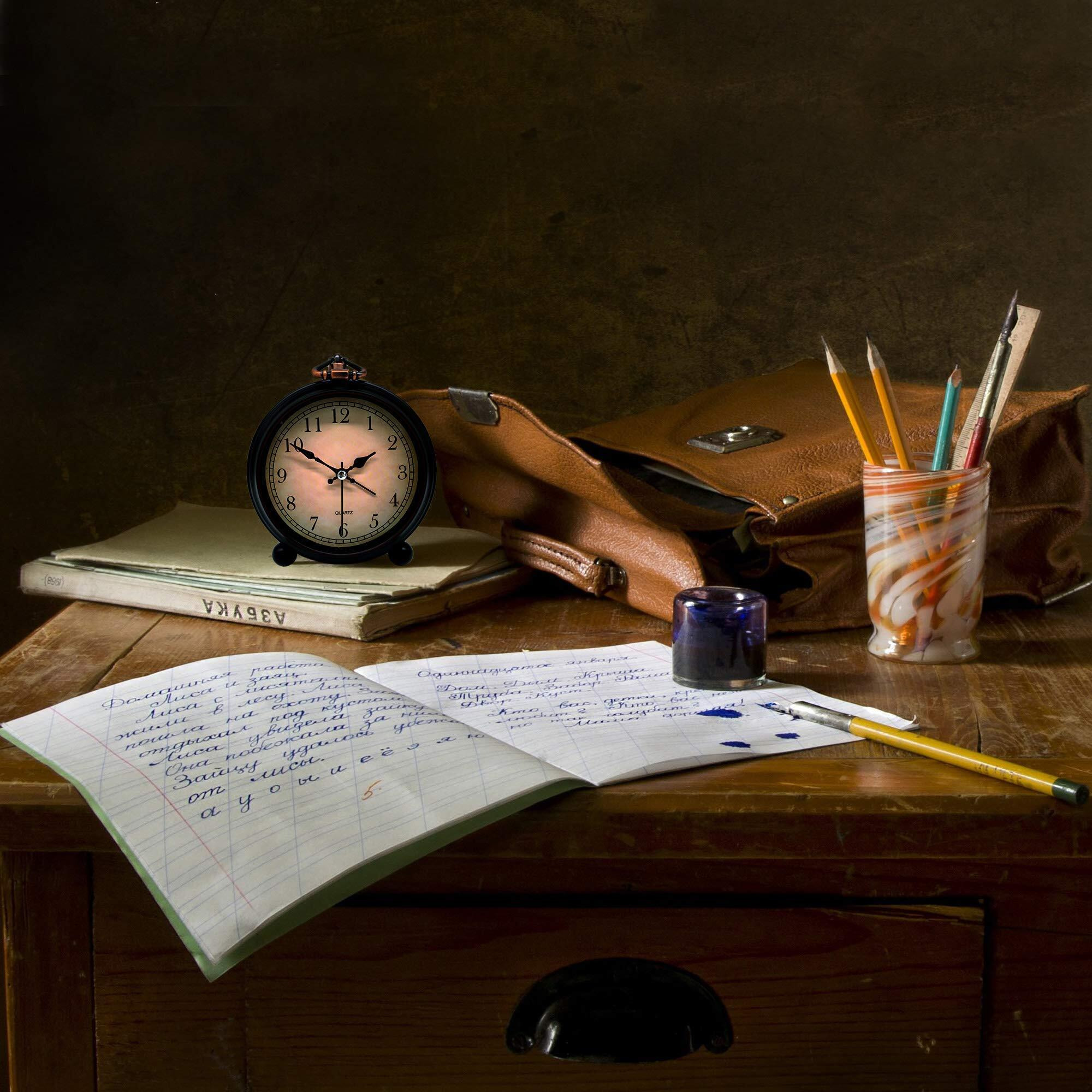 Vintage Retro Analog Alarm Clock  4 Inch Super Silent Non Ticking Small Clock With Night Light  Battery Operated  Simply Design  For Living Room  Bedroom  Bedside  Desk  Gift Clock (Arabic)