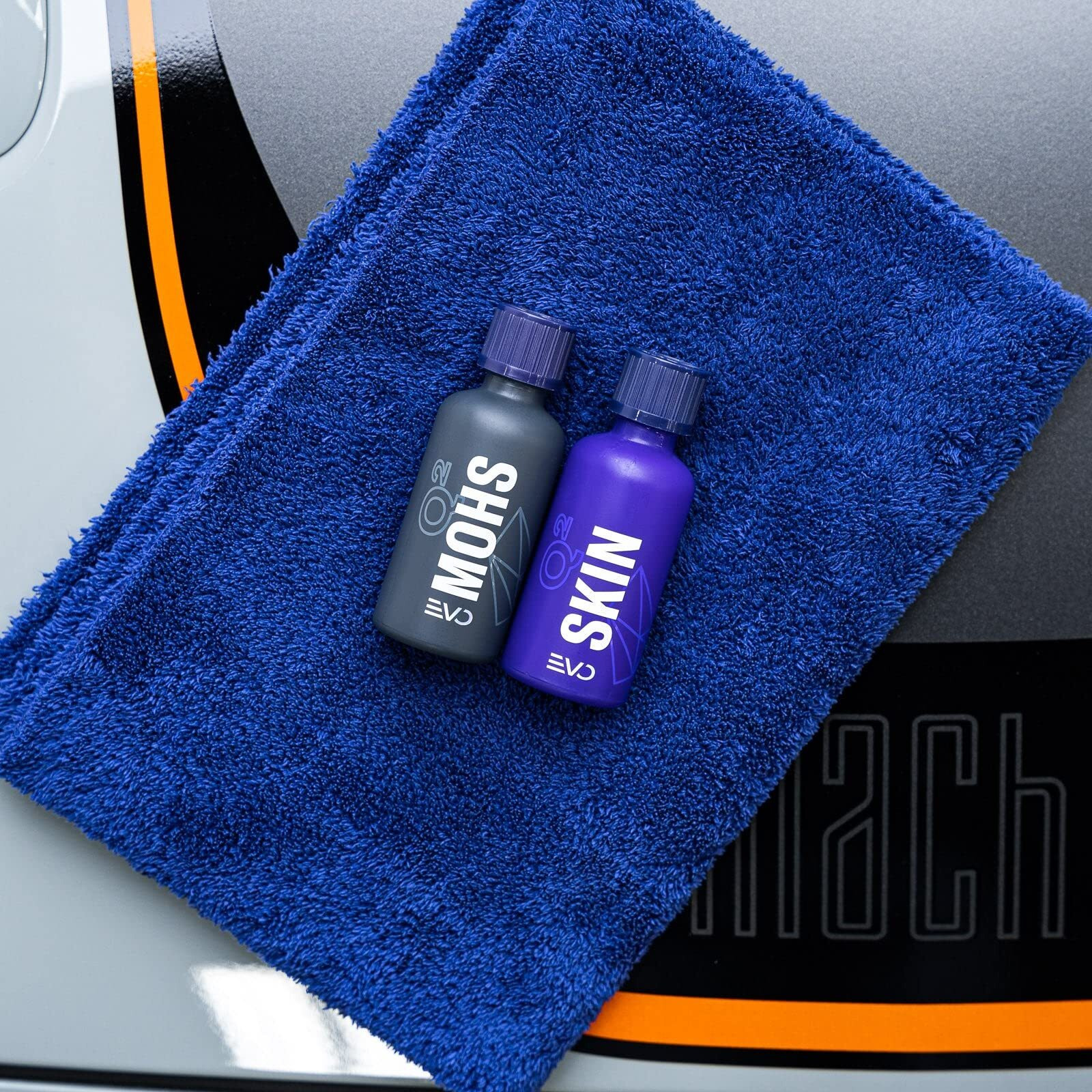 Gyeon Q Syncro Evo Light Box 50Ml 5Yr Coating System - Long-Lasting Performance - Ultimate Protection - Hydrophobic Ultra Hard 9H Ceramic Car Coating - Self Cleaning - Advanced Ceramic Technology