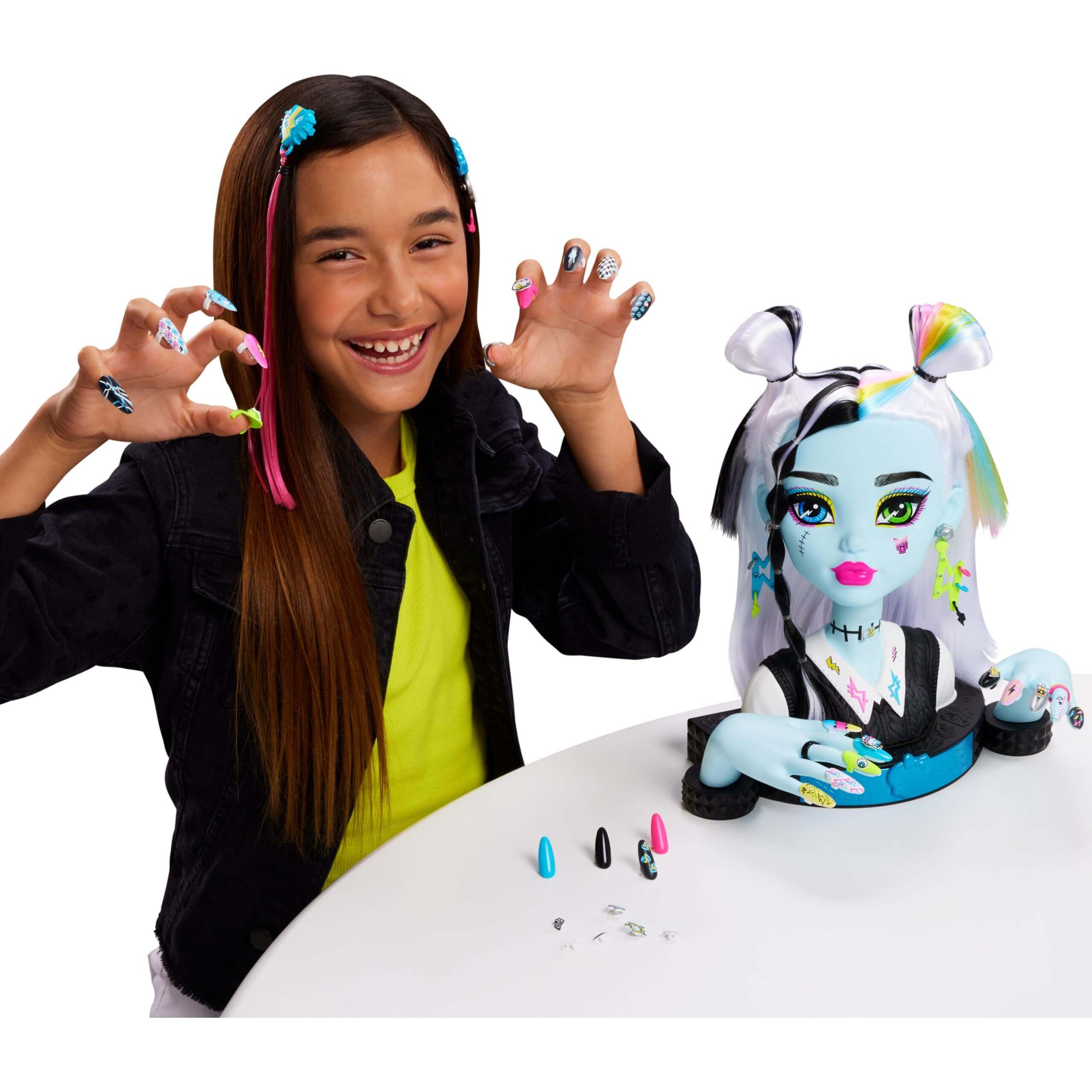 Monster High Frankie Stein Doll Head For Hair Styling With 65+ Accessories Including Wear & Share Nails  Hair Ties  Barrettes & Stickers