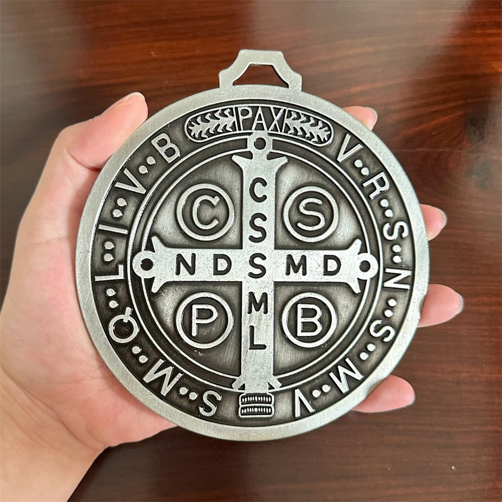 Bonitter Extra Large 5 Inch St Benedict Cross Medal Vintage Brass Tone Finish For Wall Or Desk Display/Medalla De San Benito (Silver)
