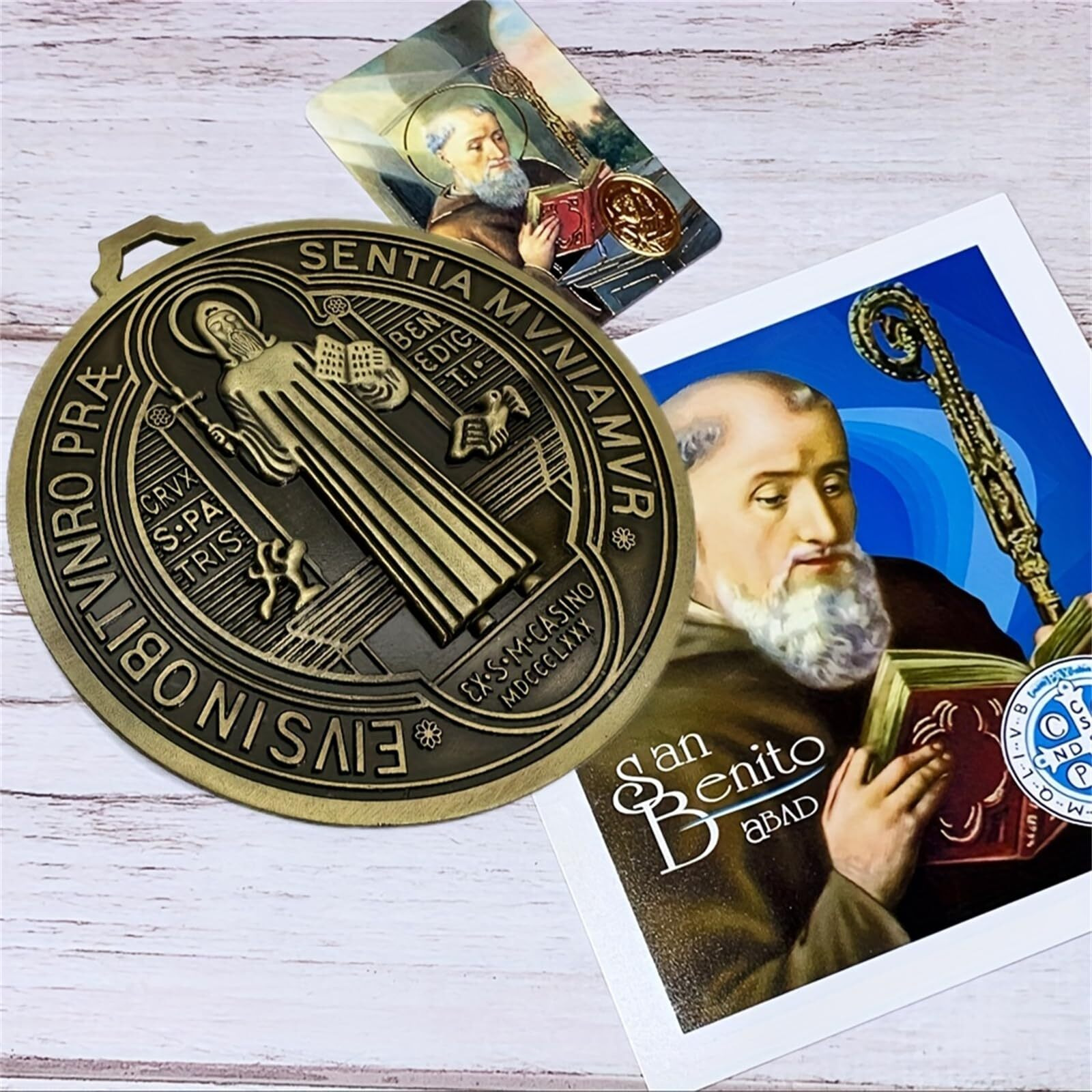 Bonitter Extra Large 5 Inch St Benedict Cross Medal Vintage Brass Tone Finish For Wall Or Desk Display/Medalla De San Benito (Golden)