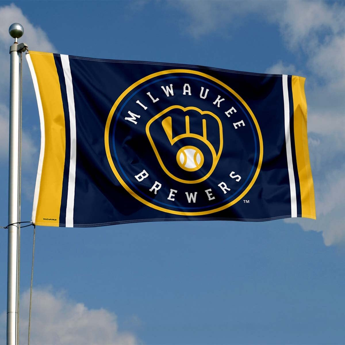 Wincraft Milwaukee Brewers Circle 3X5 Foot Grommet Banner Flag