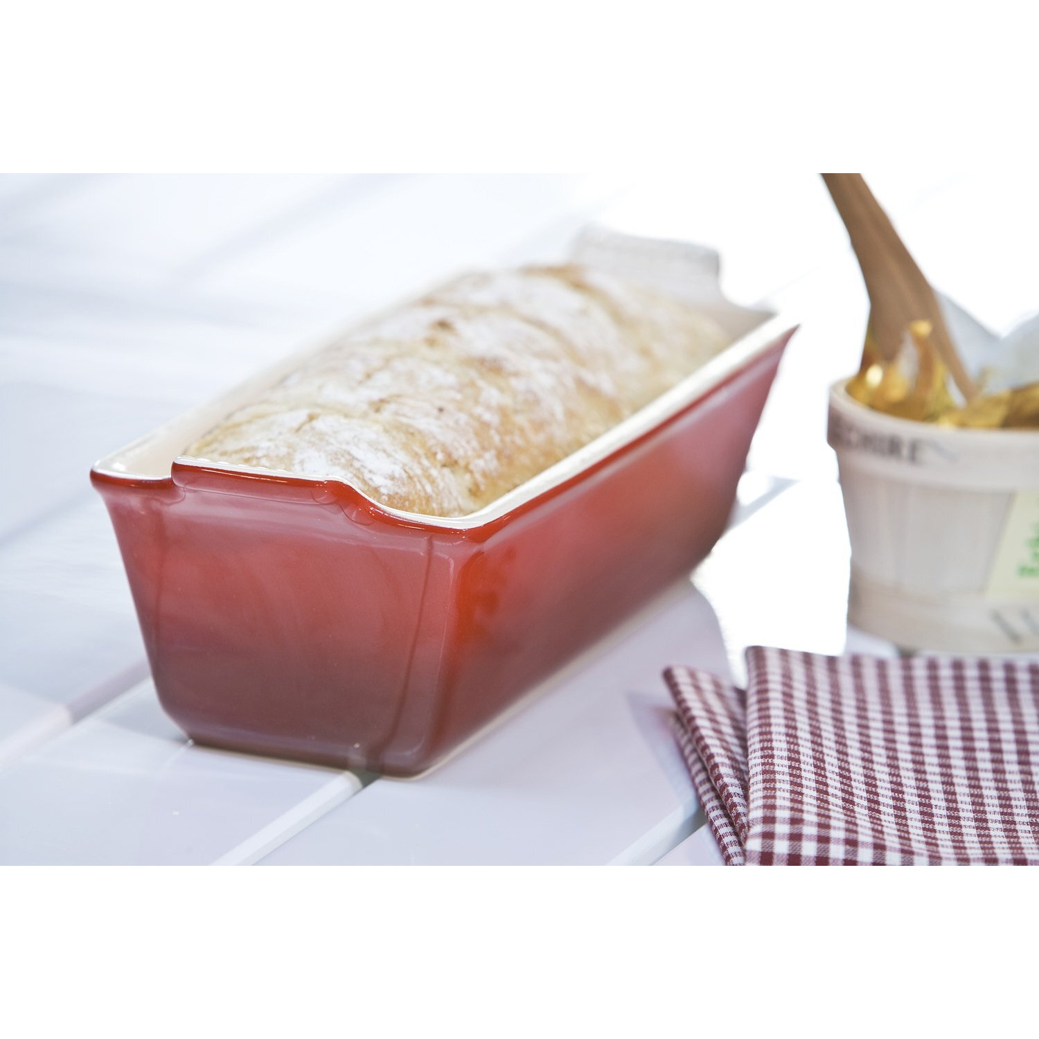 Le Creuset Stoneware Heritage Loaf Pan  9"" X 5"" X 3"" (1.5 Qt.)  Cerise