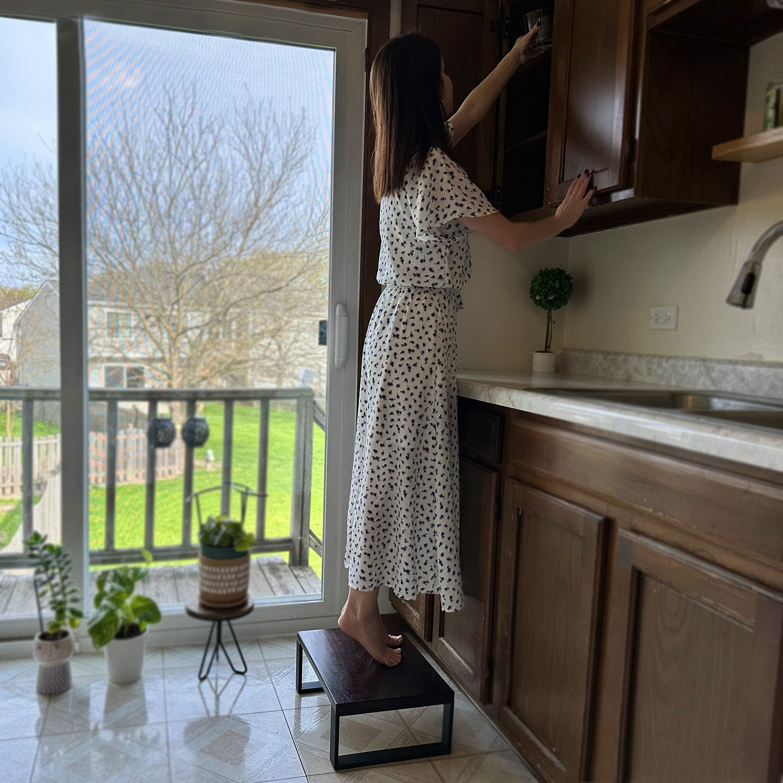 Wood Step Stool With 350 Lbs Load Capacity  One Step Stools For Adults Kids Seniors With Non-Slip Mat  Sturdy Stepping Stool For Adultssuitable For Bedroom Kitchen Bathroom