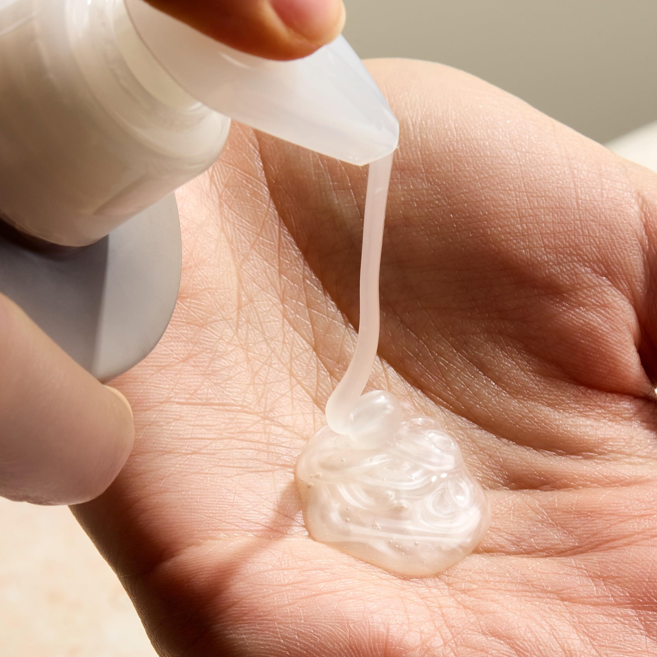 Cremo Skin Moisturizing White Jasmine Amber Women's Body Wash  Notes Of White Jasmine  Red Currant  And Sweet Amber  16 Fl Oz