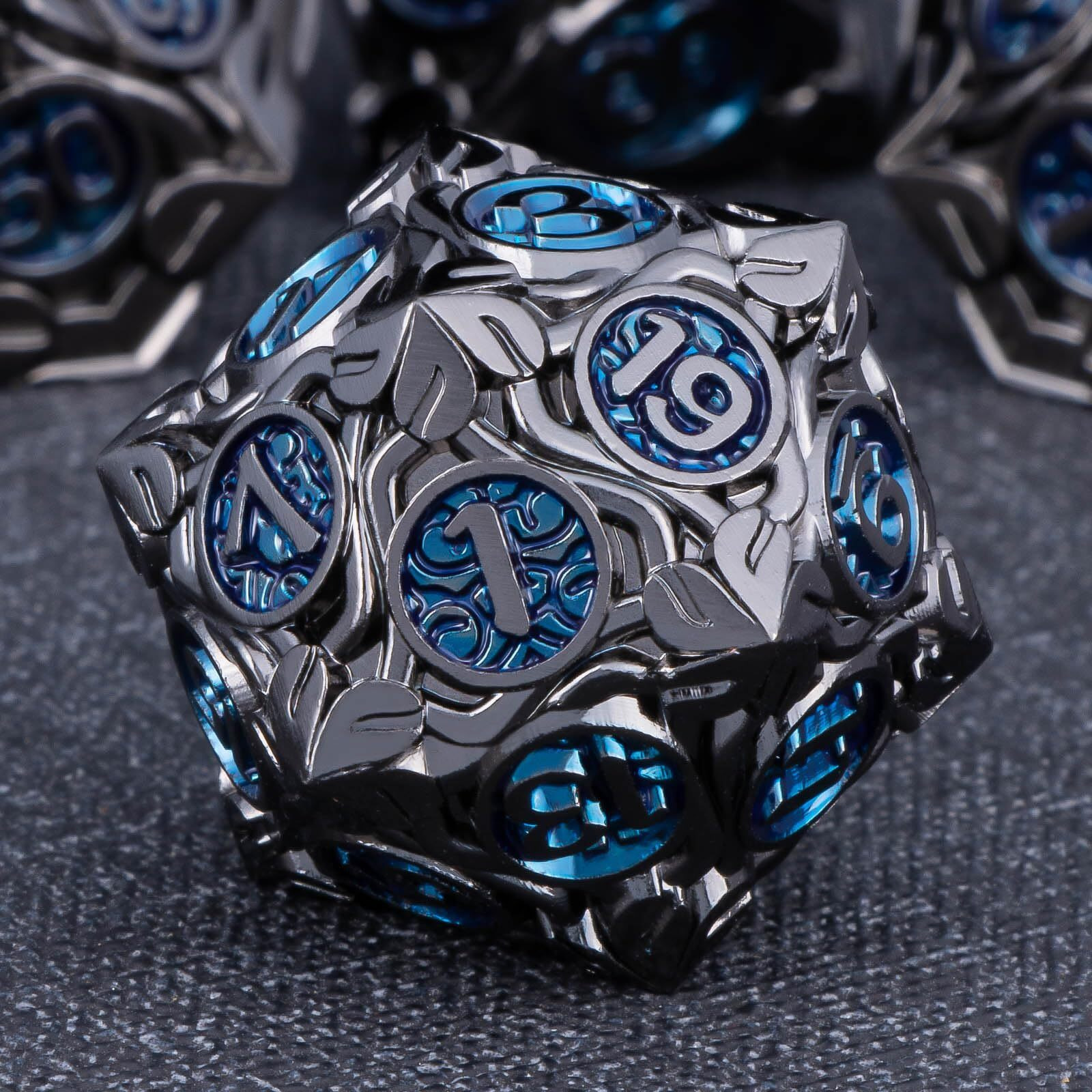 Kerwellsi Metal Dnd Dice Set D&D  7Pcs Nature Vines Leaf Dungeons And Dragons Role Playing Dice With Gift Box  Black Blue Polyhedral Handmade Rpg D And D Game Dice D20 D12 D10 D8 D6 D4
