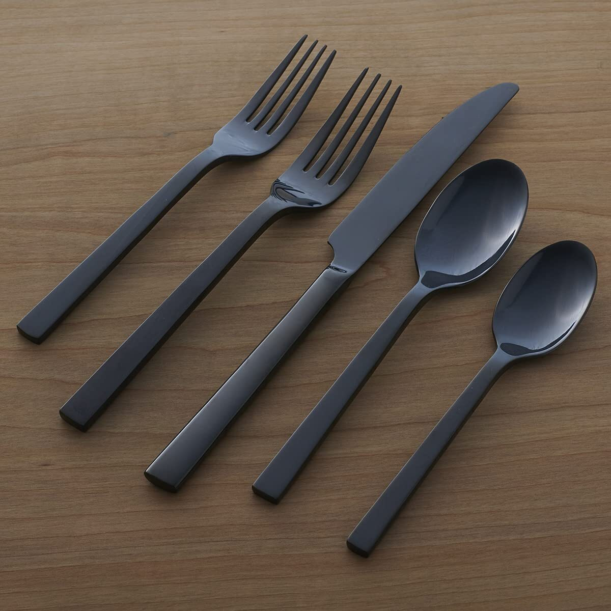 Oneida Chef's Table Black 20 Piece Everyday Flatware Set  Service For 4  18/0 Stainless Steel  Silverware Set