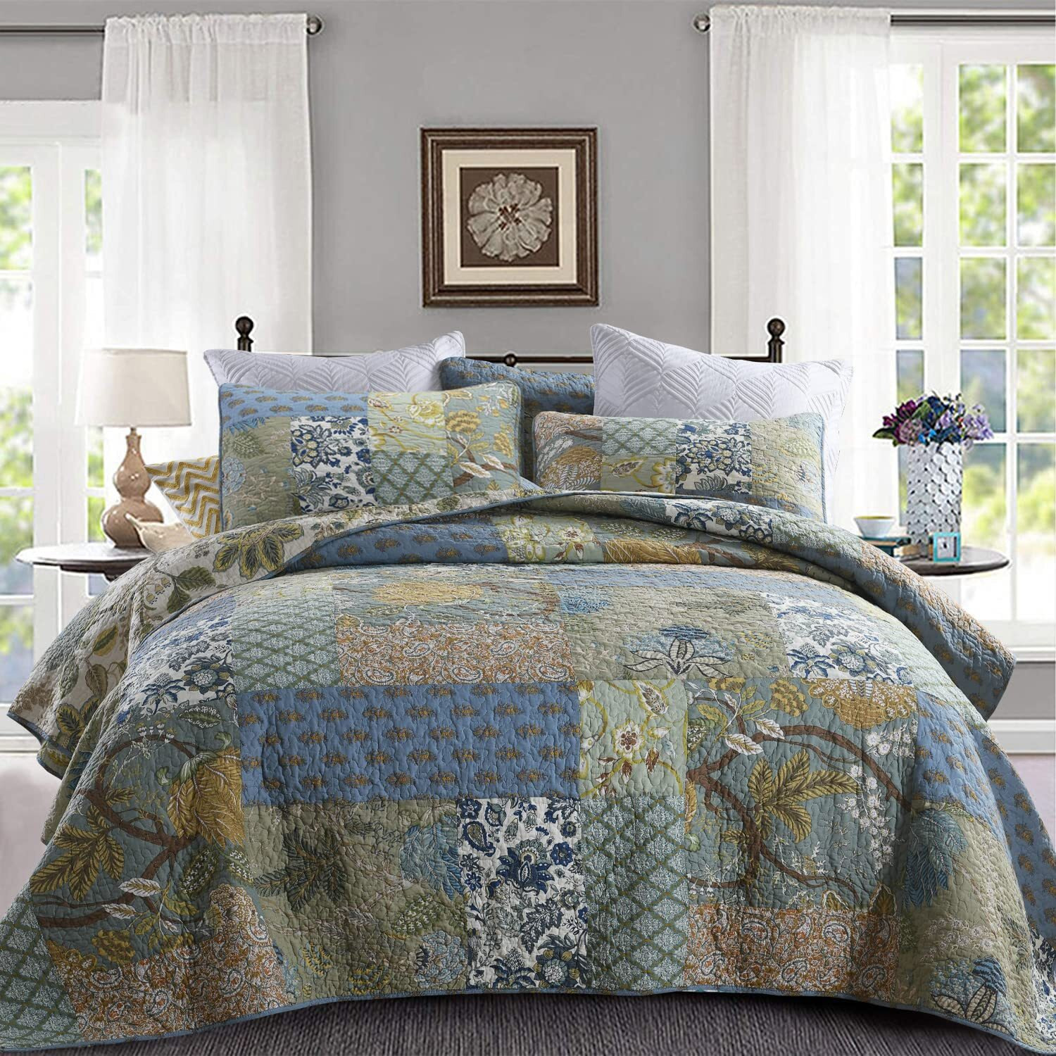 Yvooxny California King Quilt Set - Bohemian Farmhouse Patchwork Floral Pattern  Reversible Green  110 X 118 Inch Quilt + 2 Pillowcases