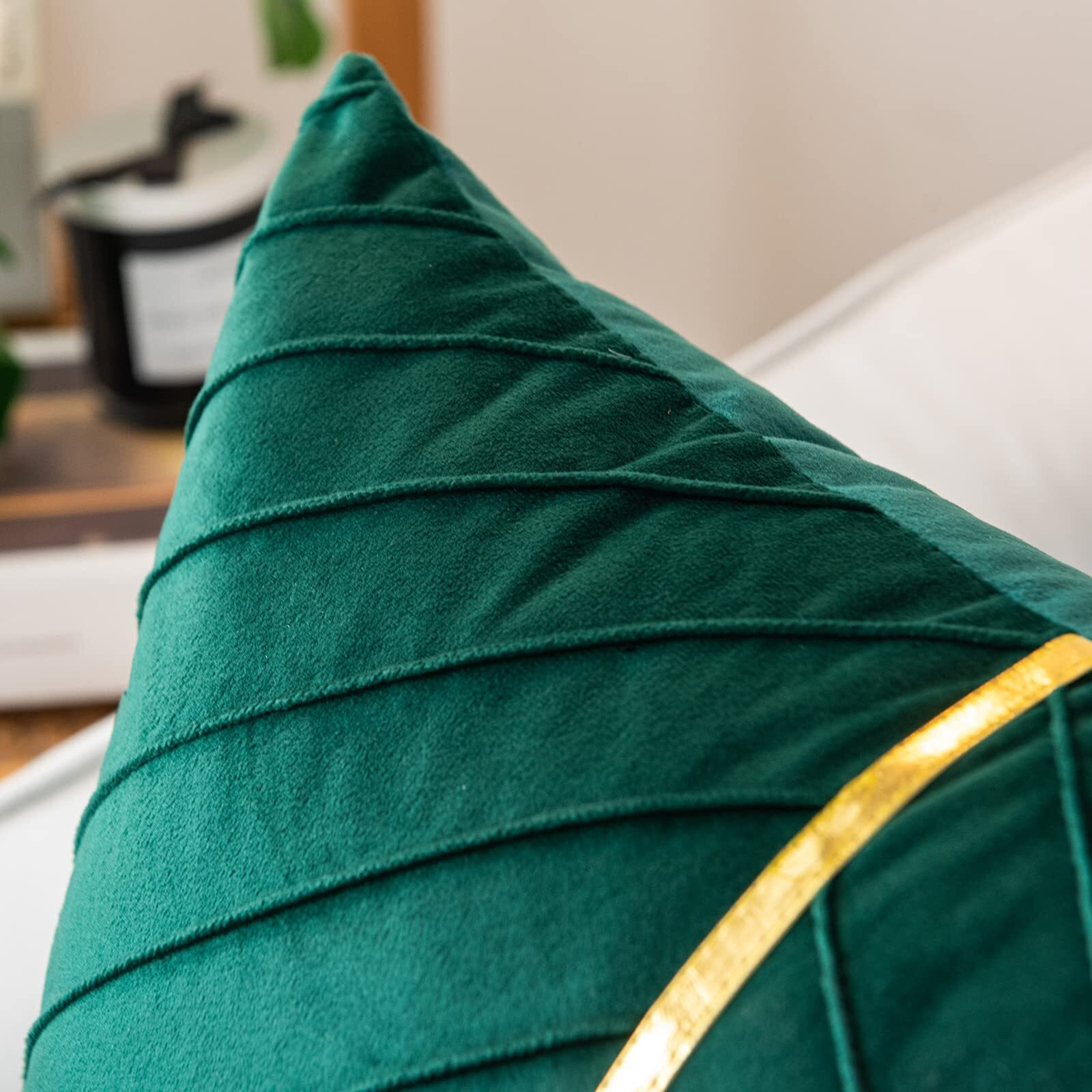 Wacomeco Velvet Throw Pillow Covers  Pack Of 2 Soft Gold Decorative Cushion Covers For Couch Sofa Living Room Home Decoration  Emerald Green  16X16 Inch