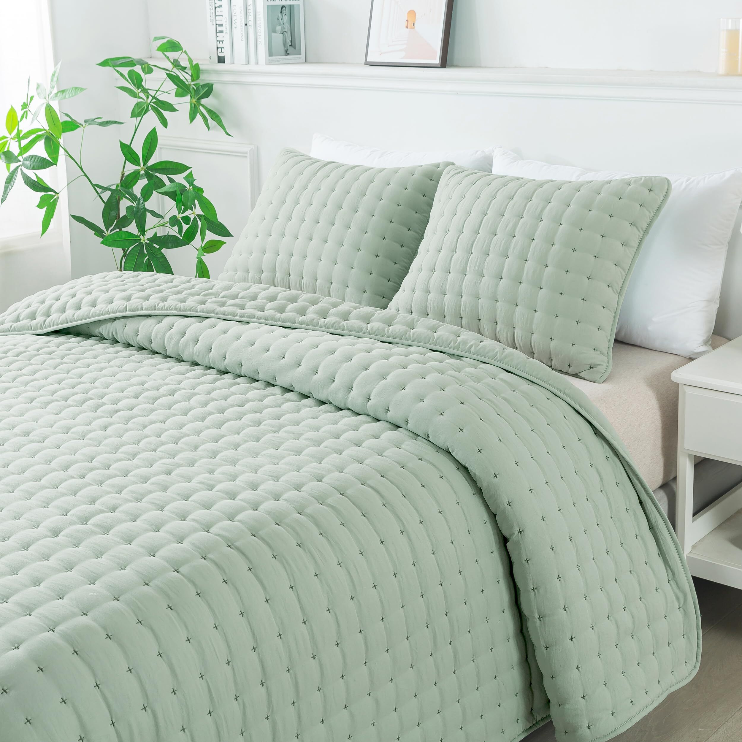 Wdcozy Sage Green King Size Quilt Bedding Sets With 2 Pillow Shams  Lightweight Soft Bedspread Coverlet  Quilted Blanket Thin Comforter Bed Cover For All Season  3 Pieces  104X90 Inches