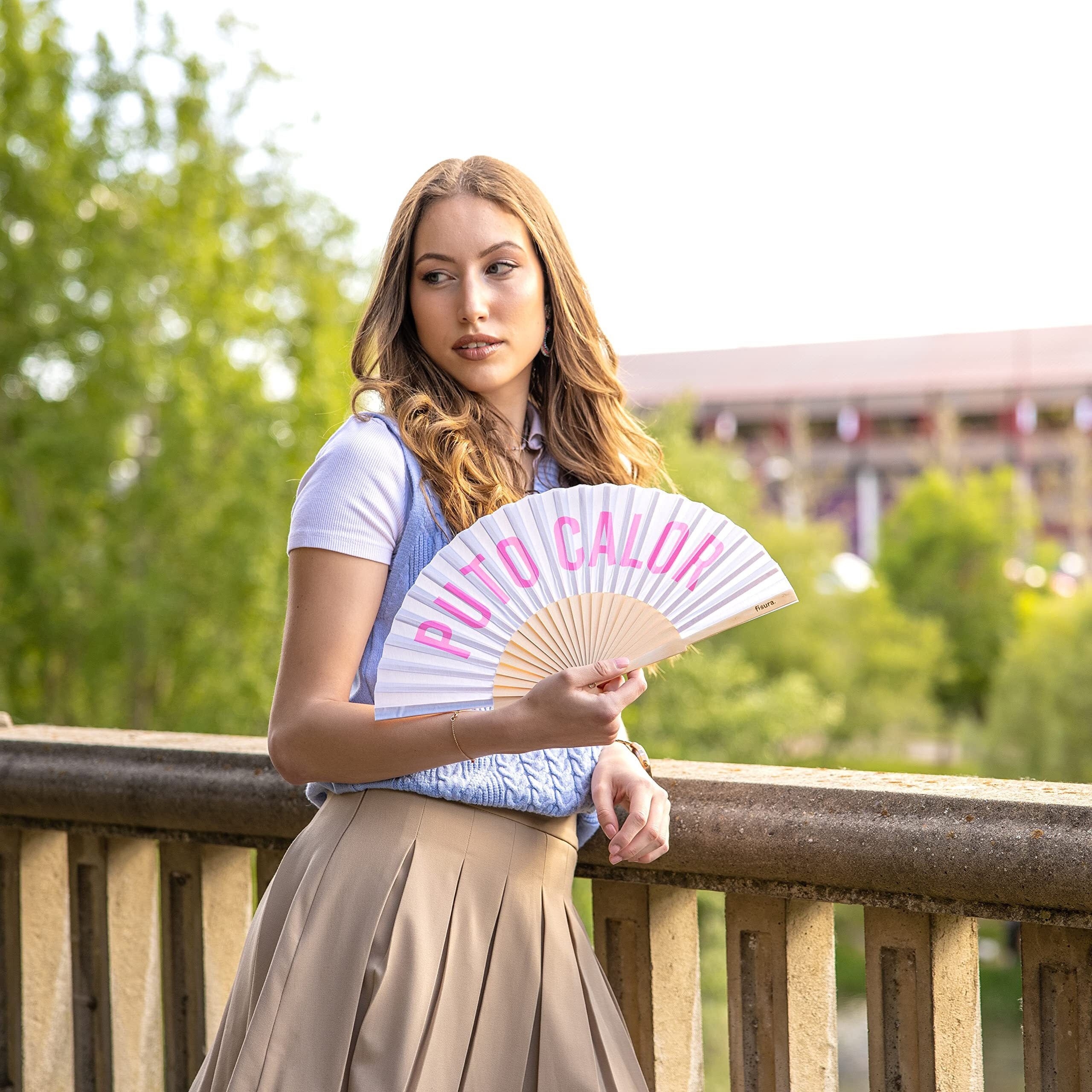 Fisura - Original Folding Fan With Message Or Pattern. Handheld Folding Fan For Women. Rave Wood Folding Hand Fan. Fans For Wedding  Party  And Gift (Calor  Grey)