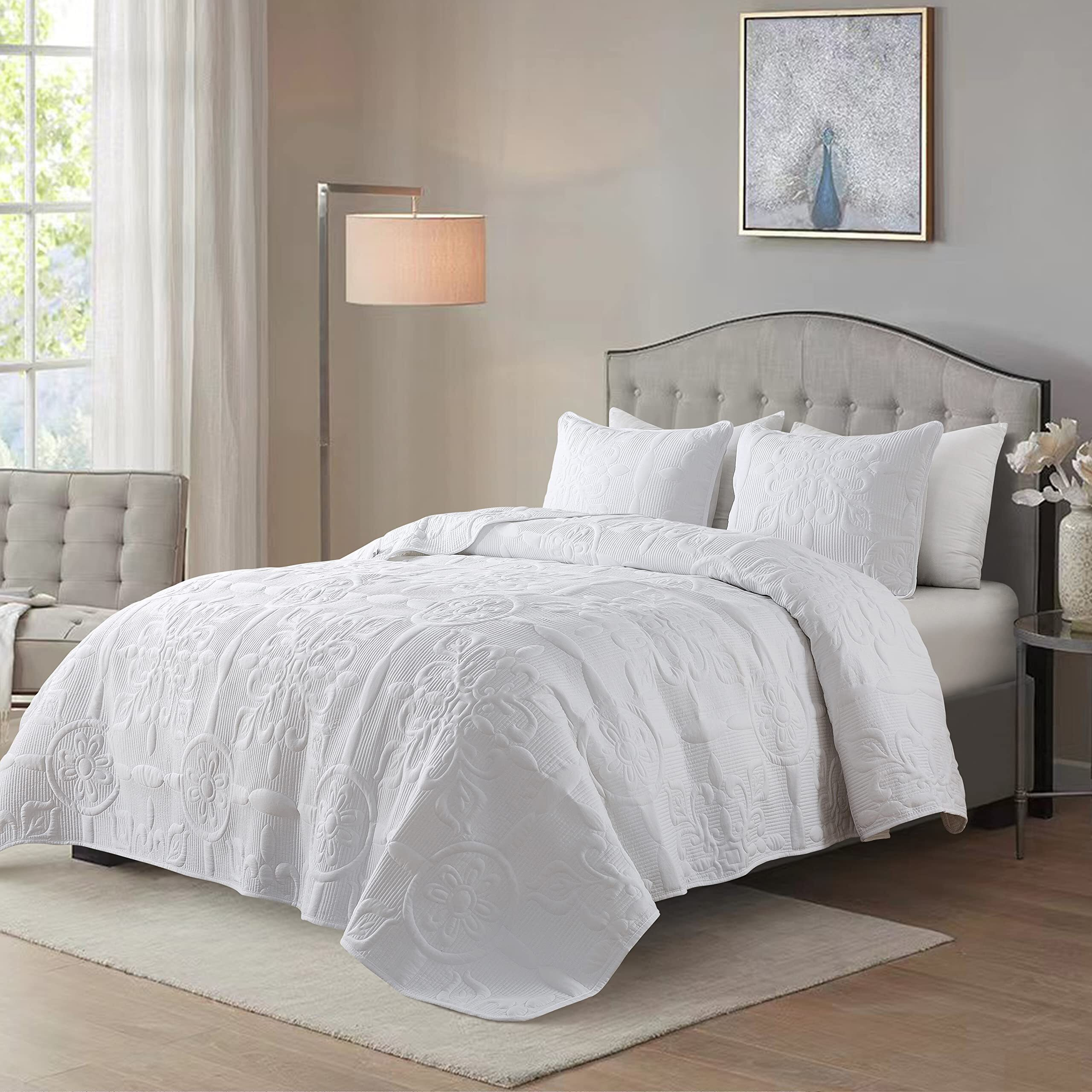 Damask Quilt California Cal King Size Bedding Sets With Pillow Shams  Boho Oversized Lightweight Soft Bedspread Coverlet  White Quilted Blanket Thin Comforter Bed Cover  3 Pieces  118X106 Inches