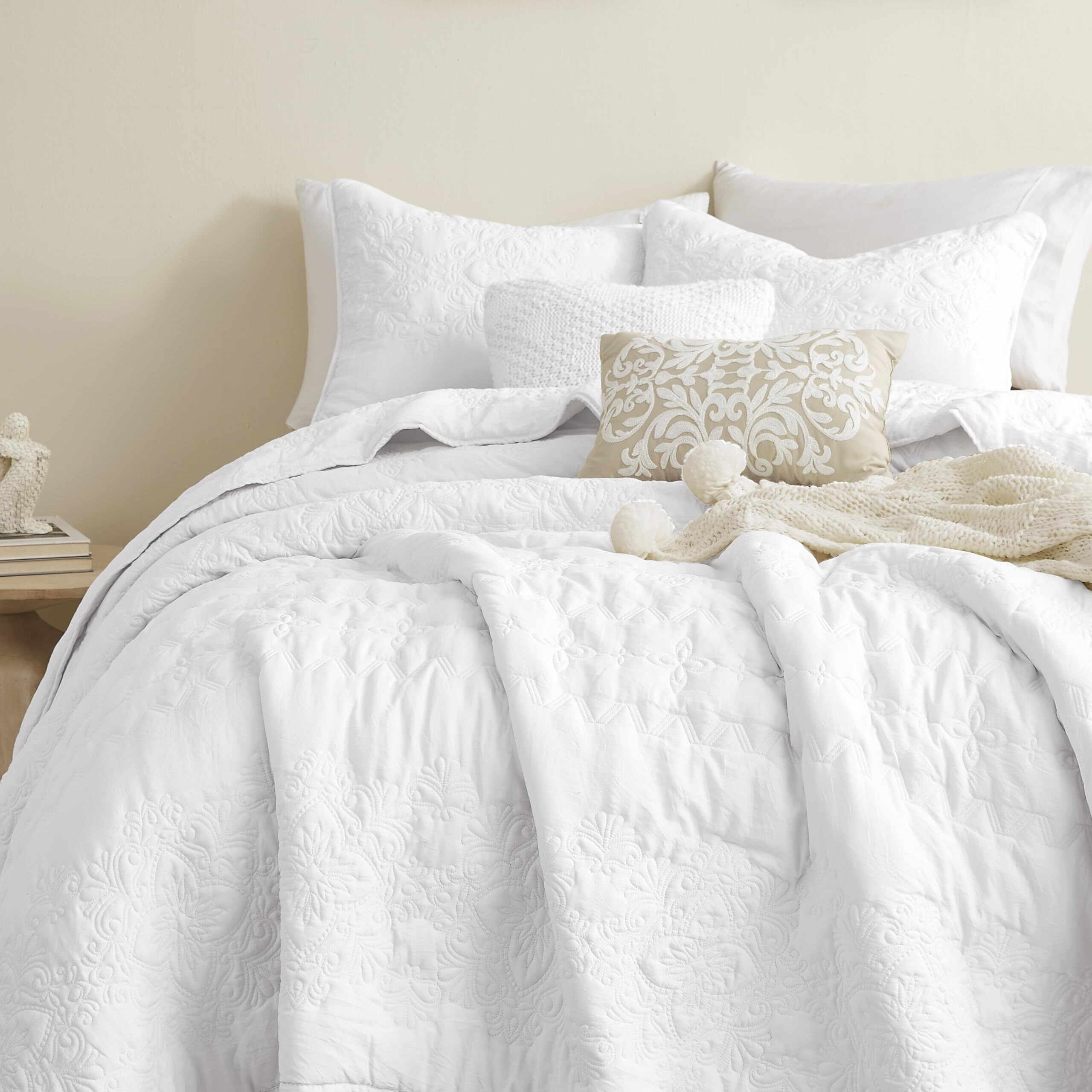 Boho White Quilt California Cal King Size Bedding Set With Pillow Sham  Oversized Lightweight Soft Bedspread Coverlet  Quilted Blanket Thin Comforter Bed Cover For All Season  3 Pieces  118X106 Inches