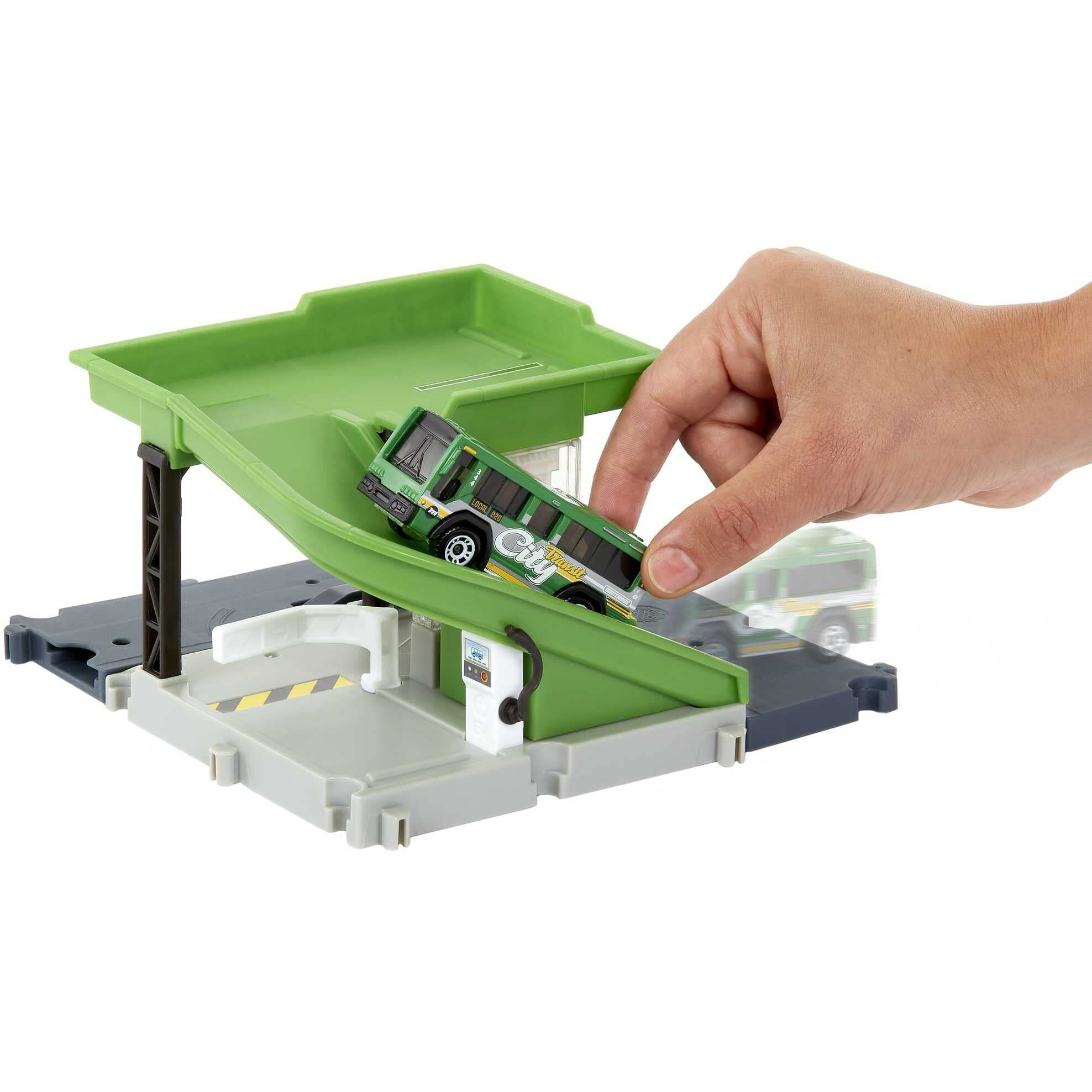 Matchbox Bus Station Track For Toy Cars Includes 1 Vehicle  Gift For Kids +3 Years Old (Mattel Hdl08)