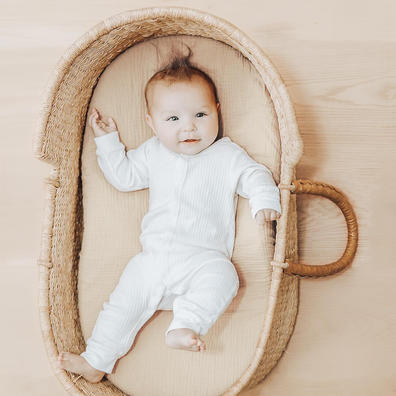 Konssy 2 Pack Muslin Fitted Bassinet Sheets For Baby Girl Boy  Soft Breathable Baby Bassinet Sheets Fit For Baby Bassinets  Cradle  Moses Basket Oval Rectangle Pad/Mattress (Blossom Cream)