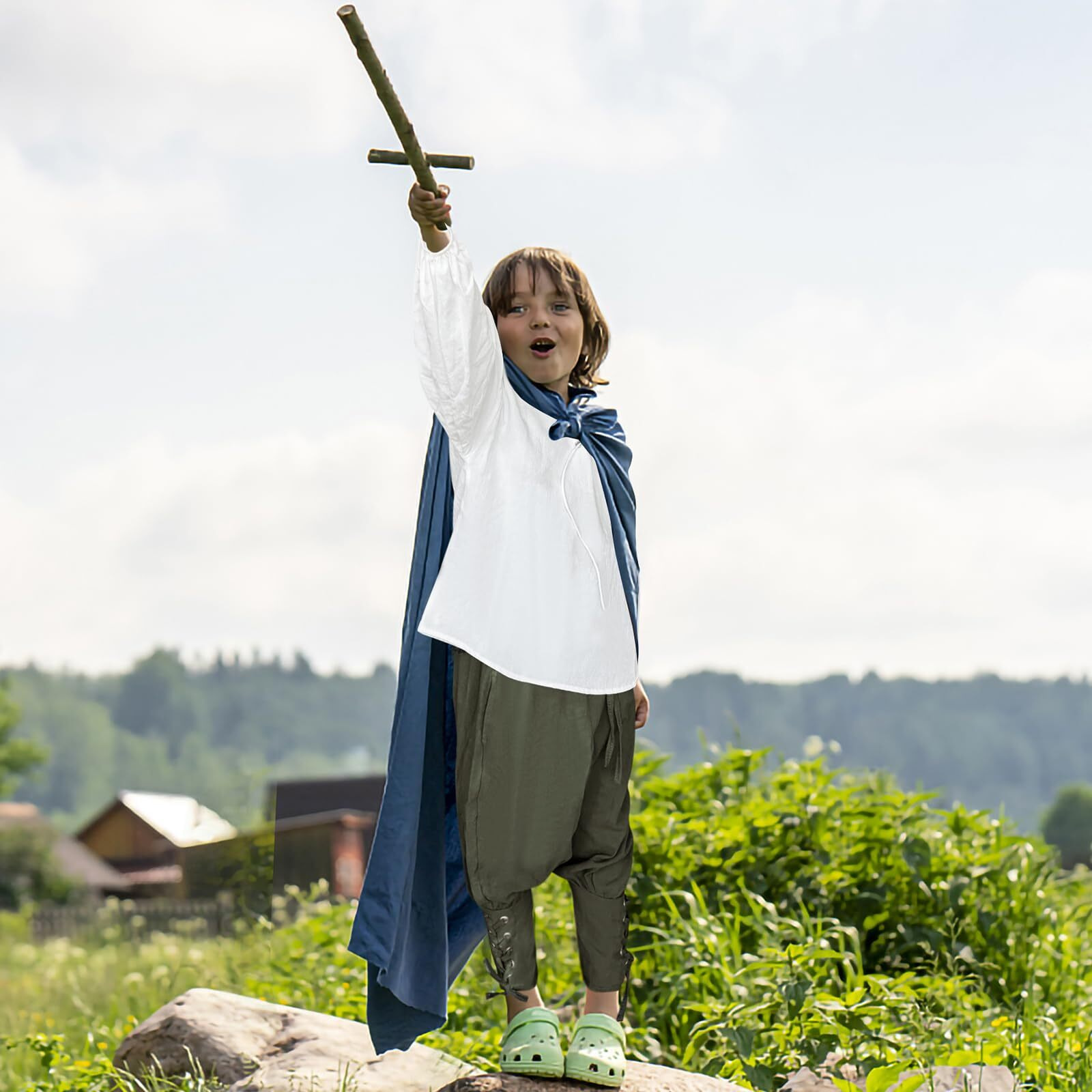 Prebene Boys Medieval Pirate Set Shirt & Ankle Pants Kids Renaissance Halloween Costume Scottish Jacobite Tops And Trousers (White+Green  8-10T)