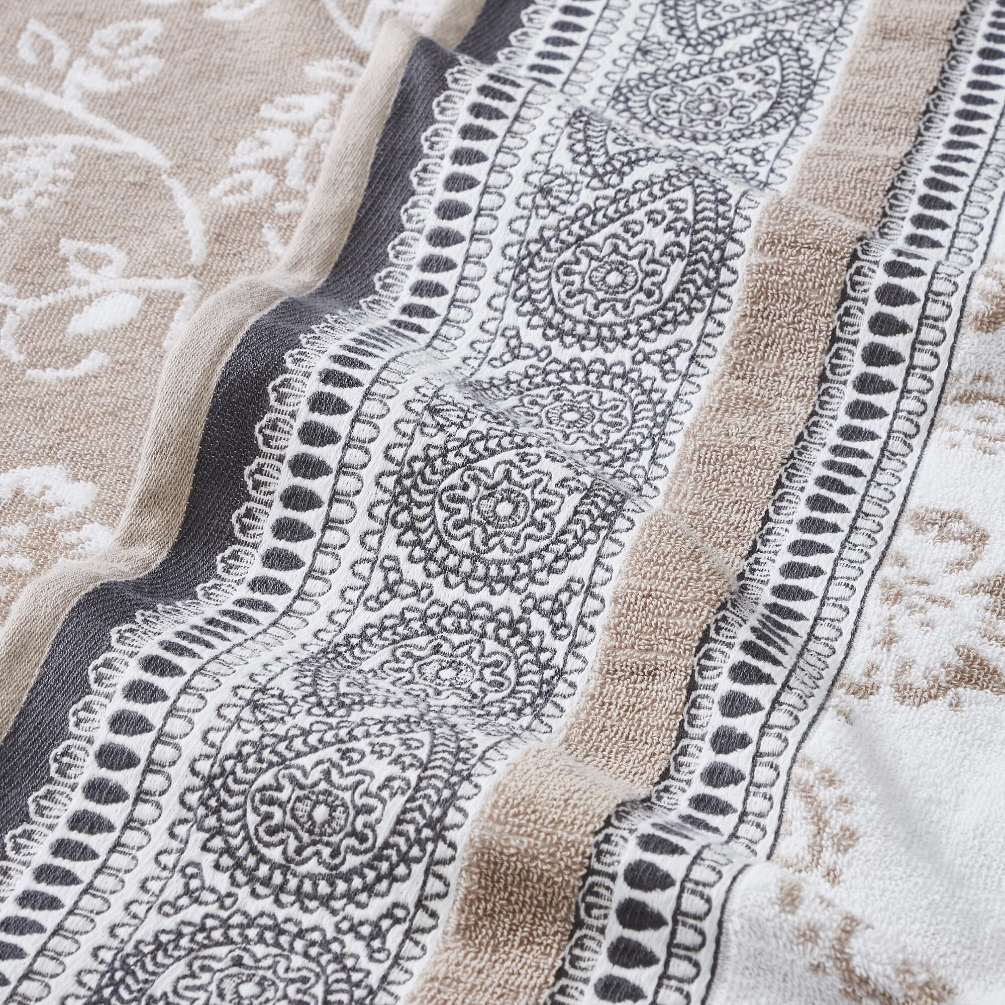 Modern Threads 6 Piece Set  2 Bath Towels  2 Hand Towels  2 Washcloths Yarn Dyed Jacquard/Solid Towel Set Ophelia Fawn