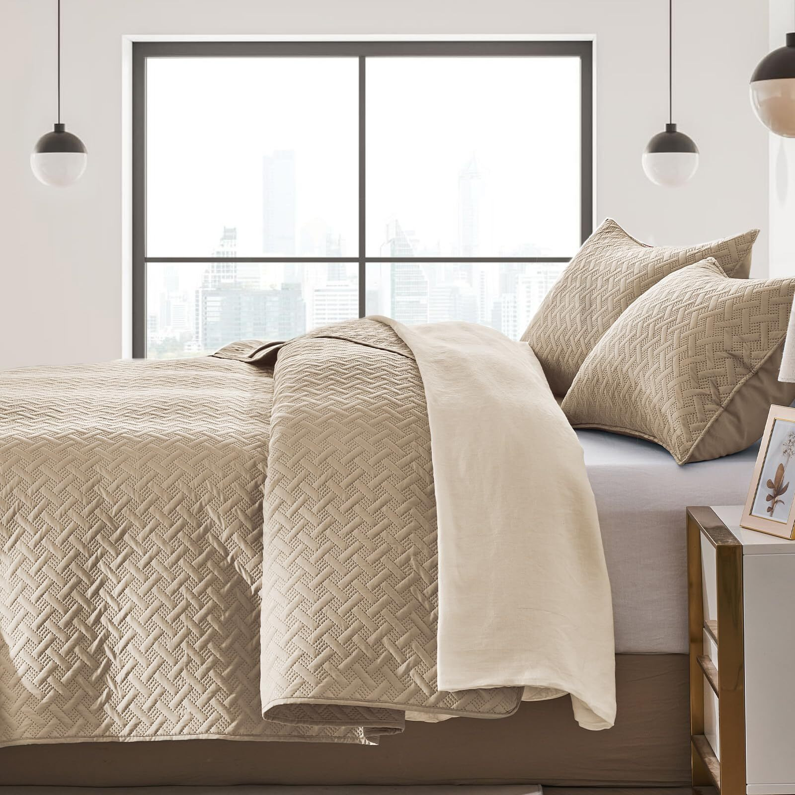 Flymme Beige Twin Quilt Bedding Set Thin Lightweight Bedspreads Modern Style Geometric Weave Stripe Pattern Soft Microfiber Bed Coverlet For All Season (1 Quilt  1 Sham)