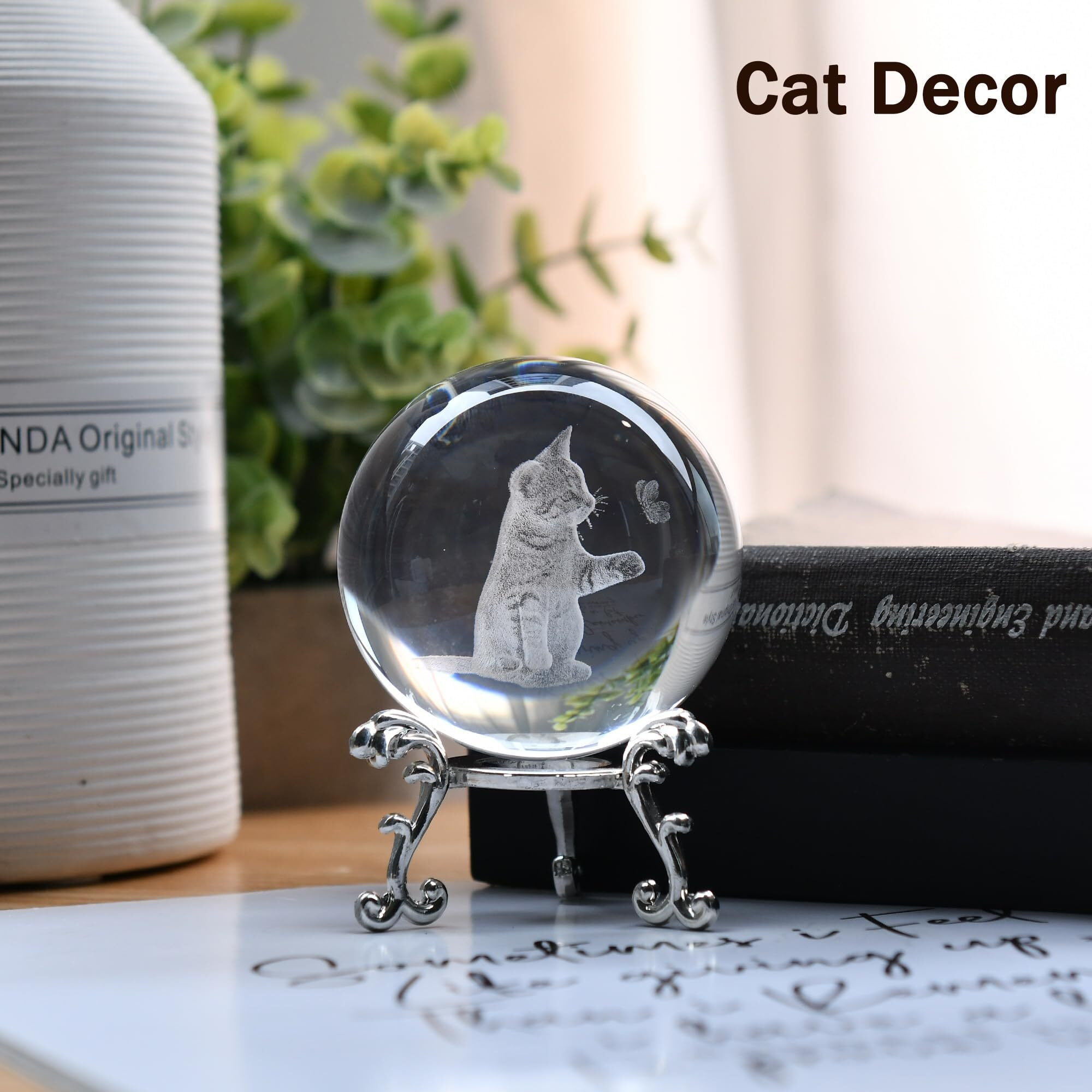 Ifolaina 3D Cat Themed Gifts For Women Decor For Cat Lovers Cat Mom Crystal Ball Cat Related Sympathy Figurines Presents Cat Decorative Globe Decor With Stand
