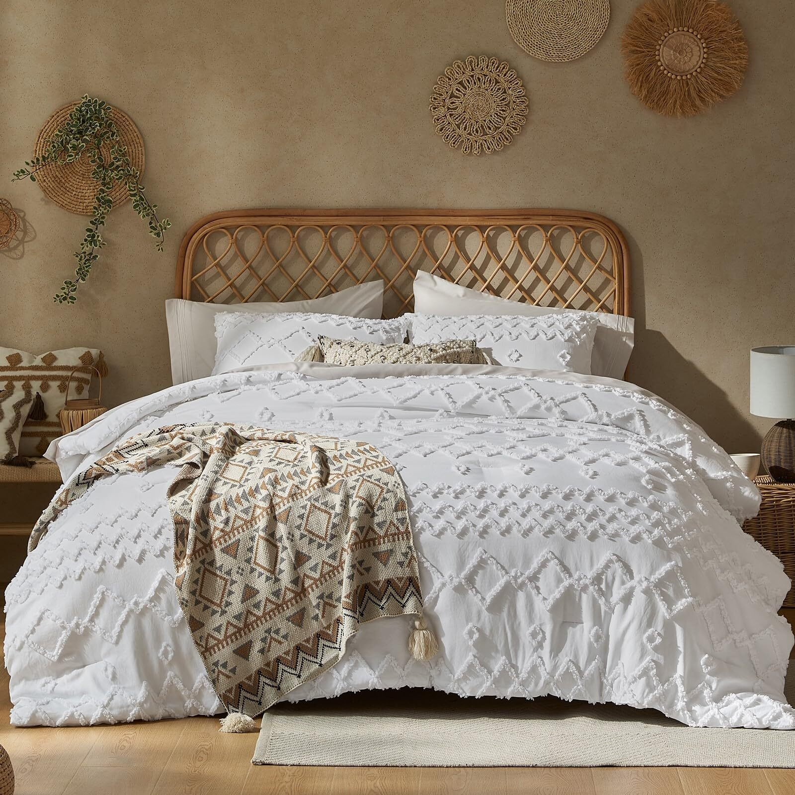 Himeet White Comforter King Size - Tufted Shabby Chic Comforter Set 3 Pieces White King Size Comforter For All Seasons Boho Comforter Set King With Comforter & 2 Pillow Shams