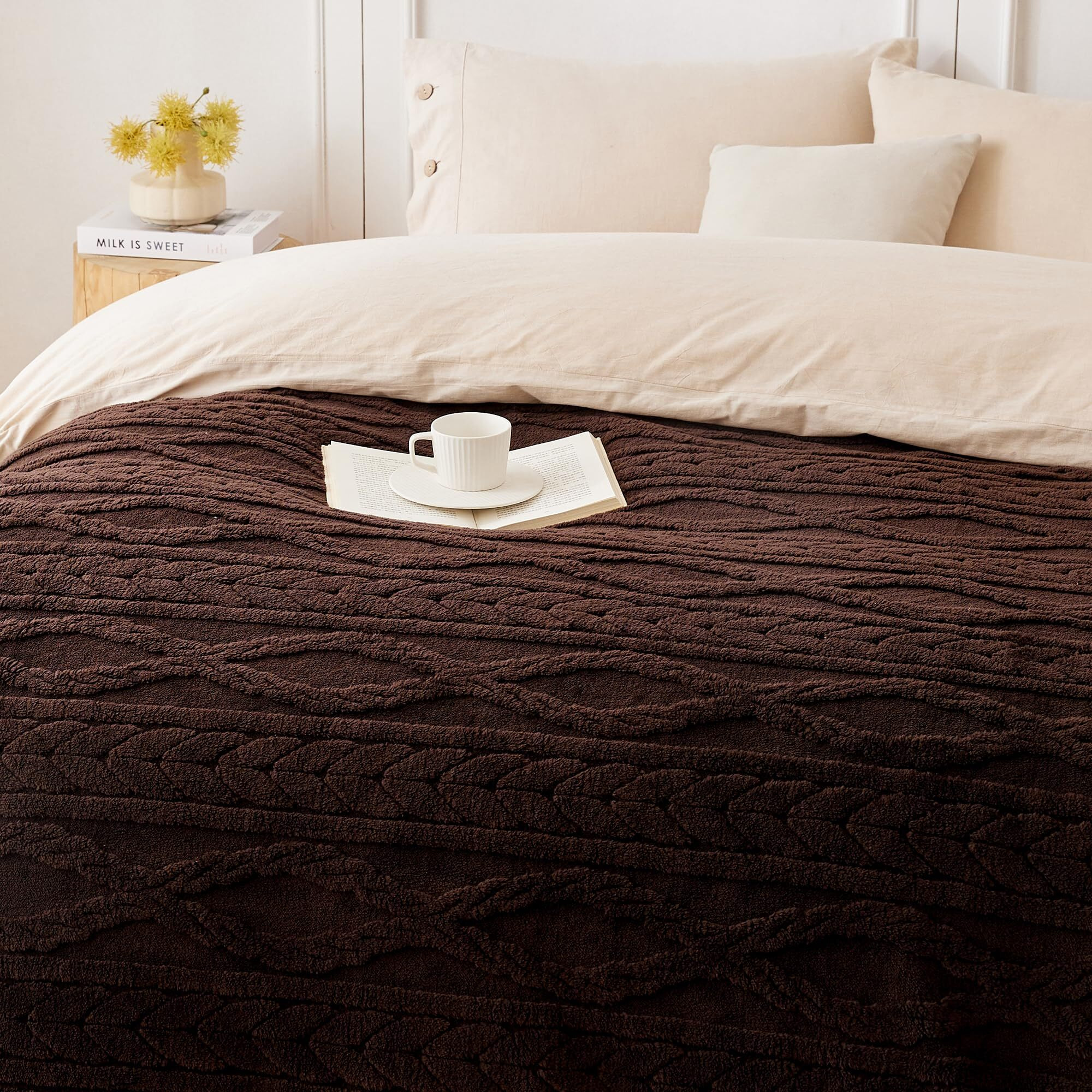 Coova Premium Sherpa Queen Blanket - 3D Stylish Design Super Soft Cozy Fleece Throw Blanket  Thick Plush Fuzzy Fluffy Lightweight Warm Throw For Women Couch Bed Sofa Chair(Dark Brown 90"&quotX90"")