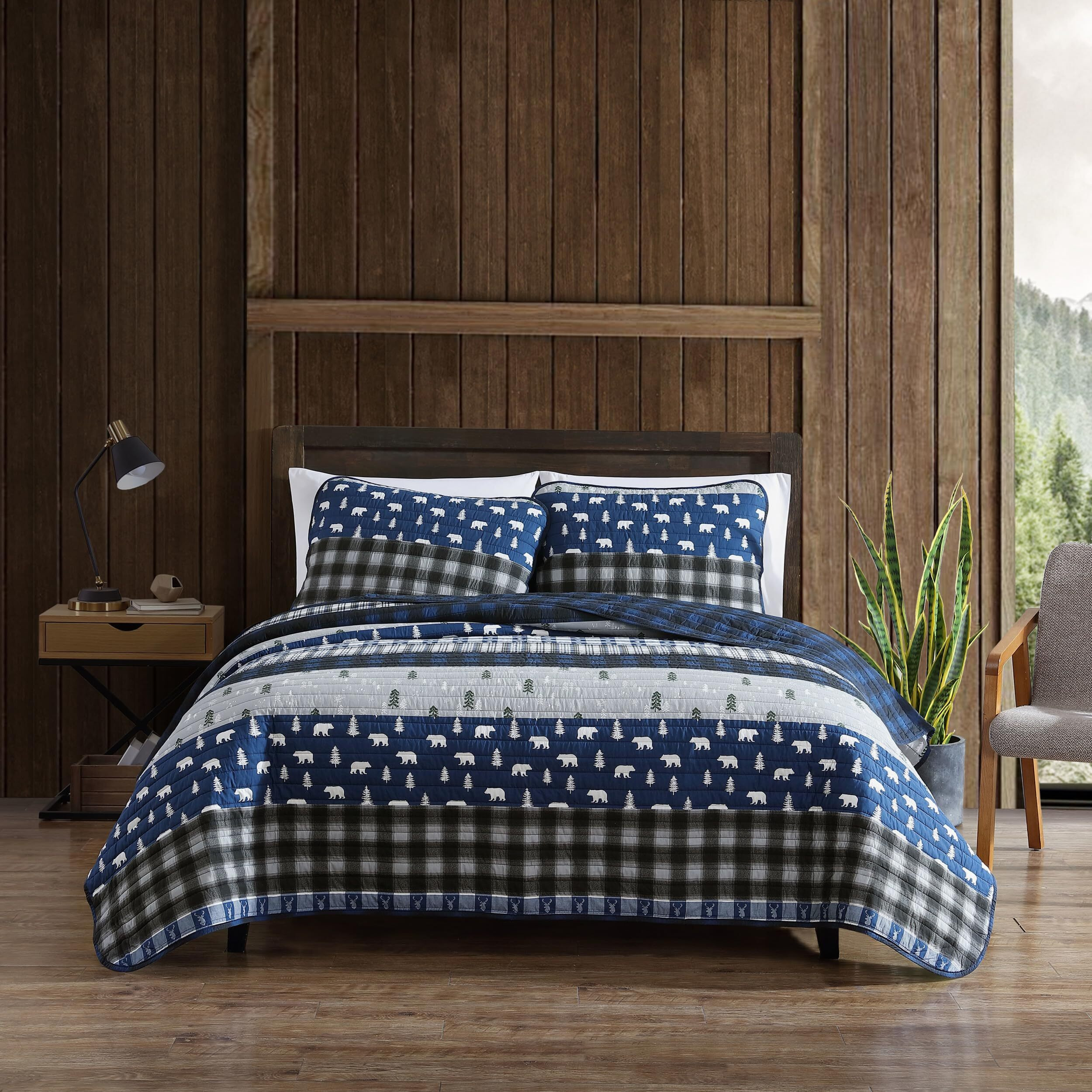 Eddie Bauer - Queen Quilt Set  Reversible Cotton Bedding With Matching Shams  Lightweight Home Decor For All Seasons (Blue Creek Navy  Queen)