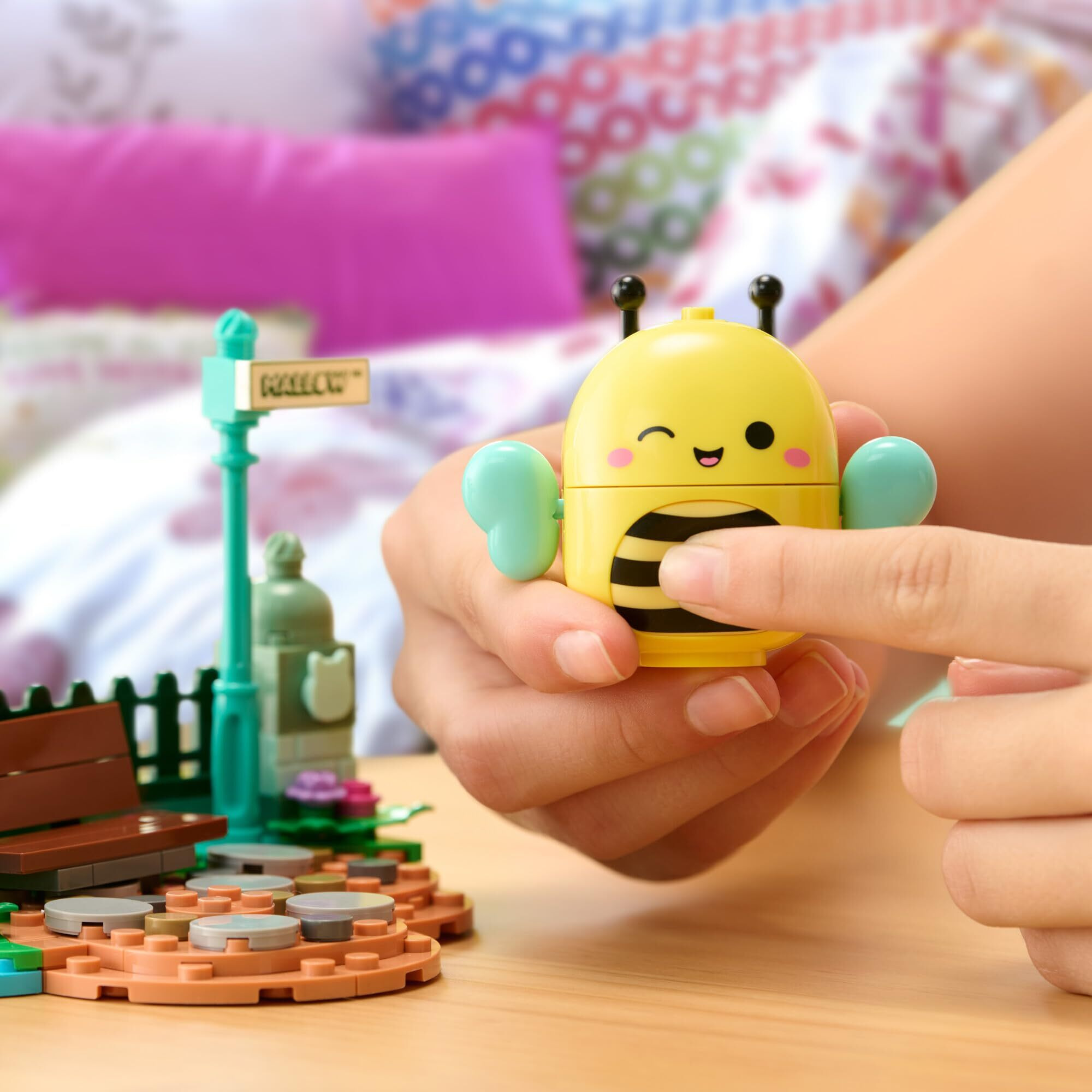 Bldr Squishmallows Sunny Park Life Building Set - Sunny The Bee Buildable Figure - Squishmallows Fans 8+  0043