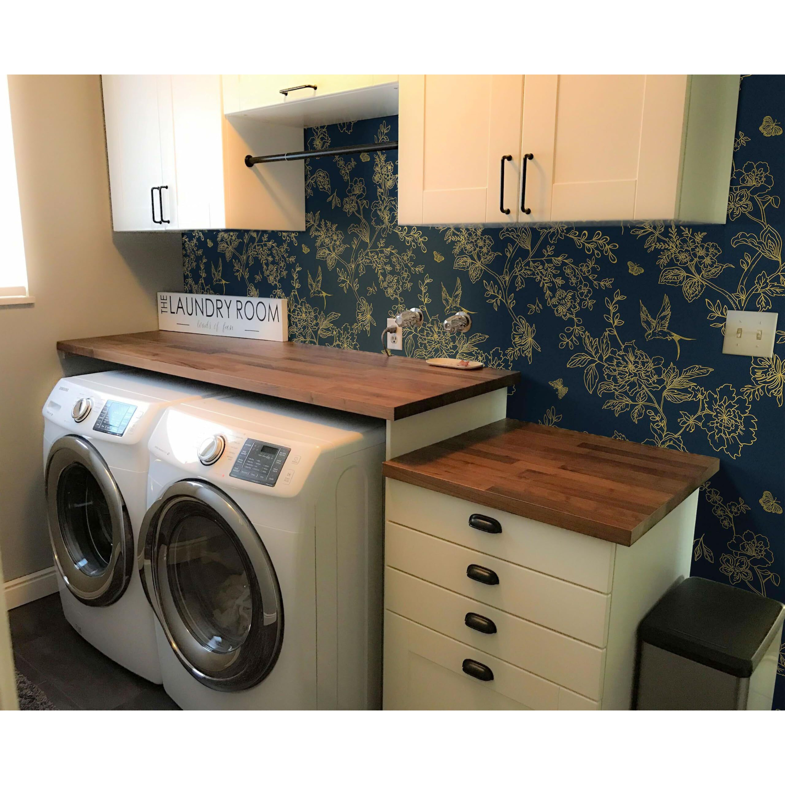 Froluya Dark Blue And Gold Vintage Floral Peel And Stick Wallpaper 17.7"&quotX118.1"" Dark Blue Floral Wallpaper Peel And Stick Removable Self Adhesive Wall Paper For Bathroom Bedroom Decorative Vinyl