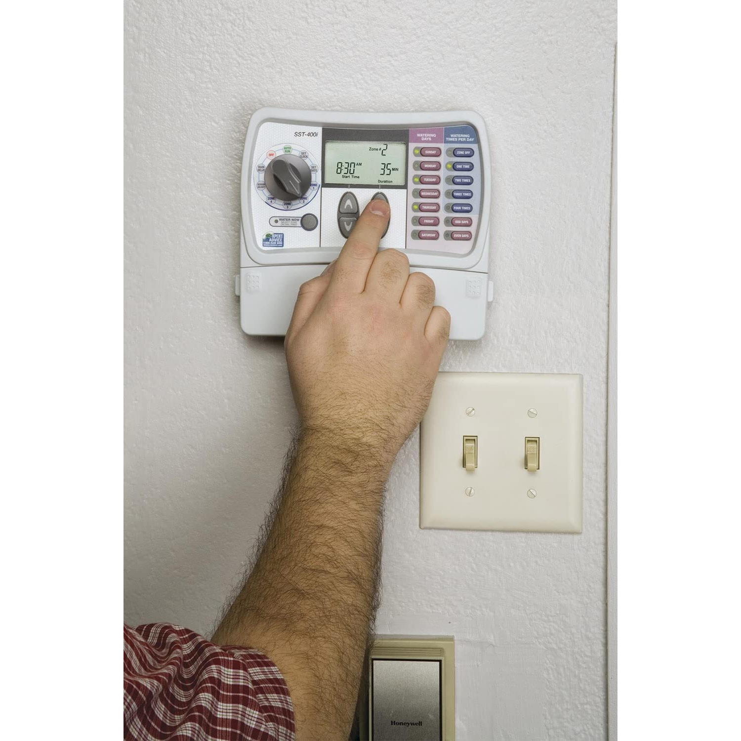 Rain Bird Sst600In Simple-To-Set Indoor Sprinkler/Irrigation System Timer/Controller  6-Zone/Station (This New/Improved Model Replaces Sst600I) Gray/Green