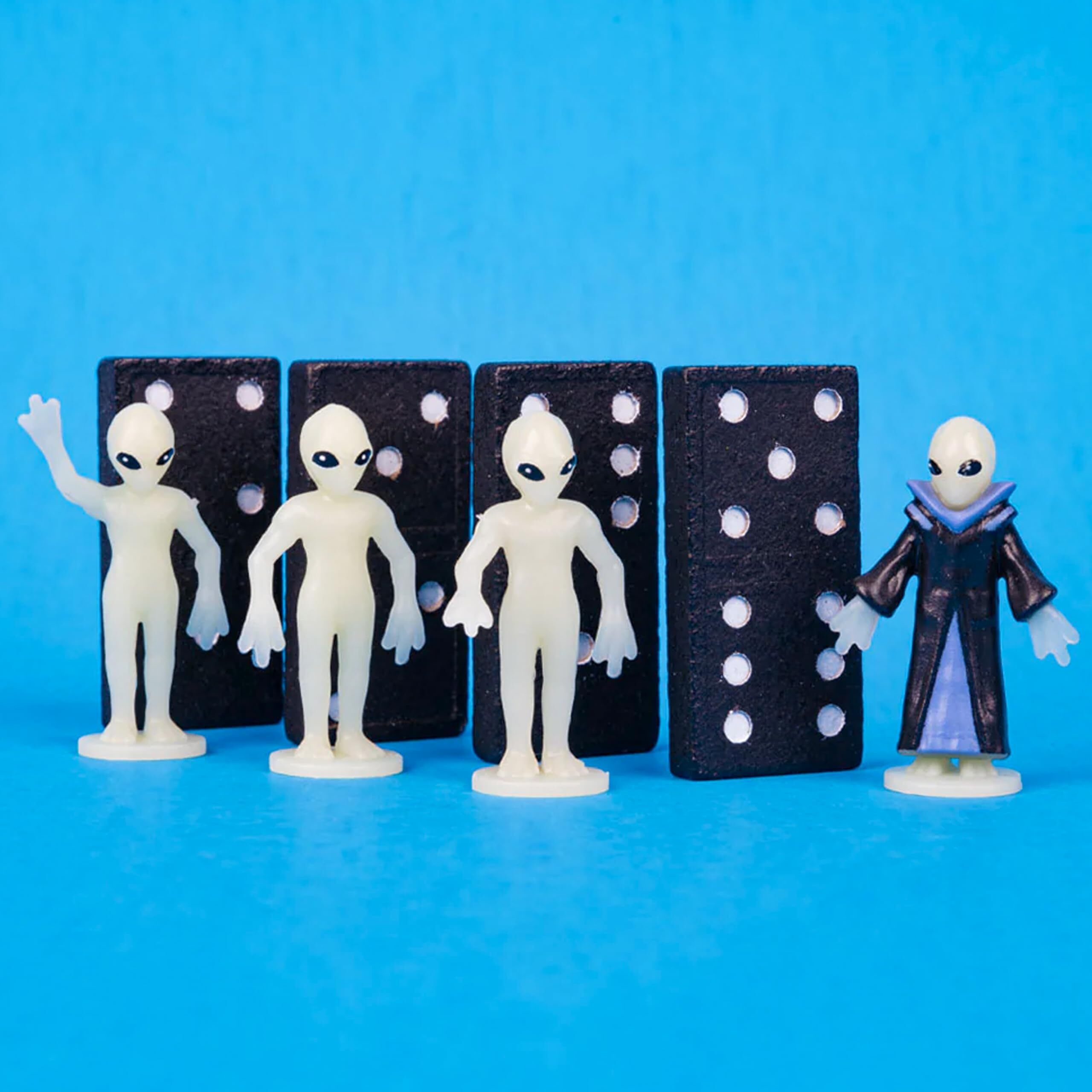 Accoutrements Archie Mcphee Itty Bitty Aliens Take Me To Your Miniature Tiny Leader - Glow In The Dark 1-3/8"""" Vinyl Figures - Set Of 9  Green