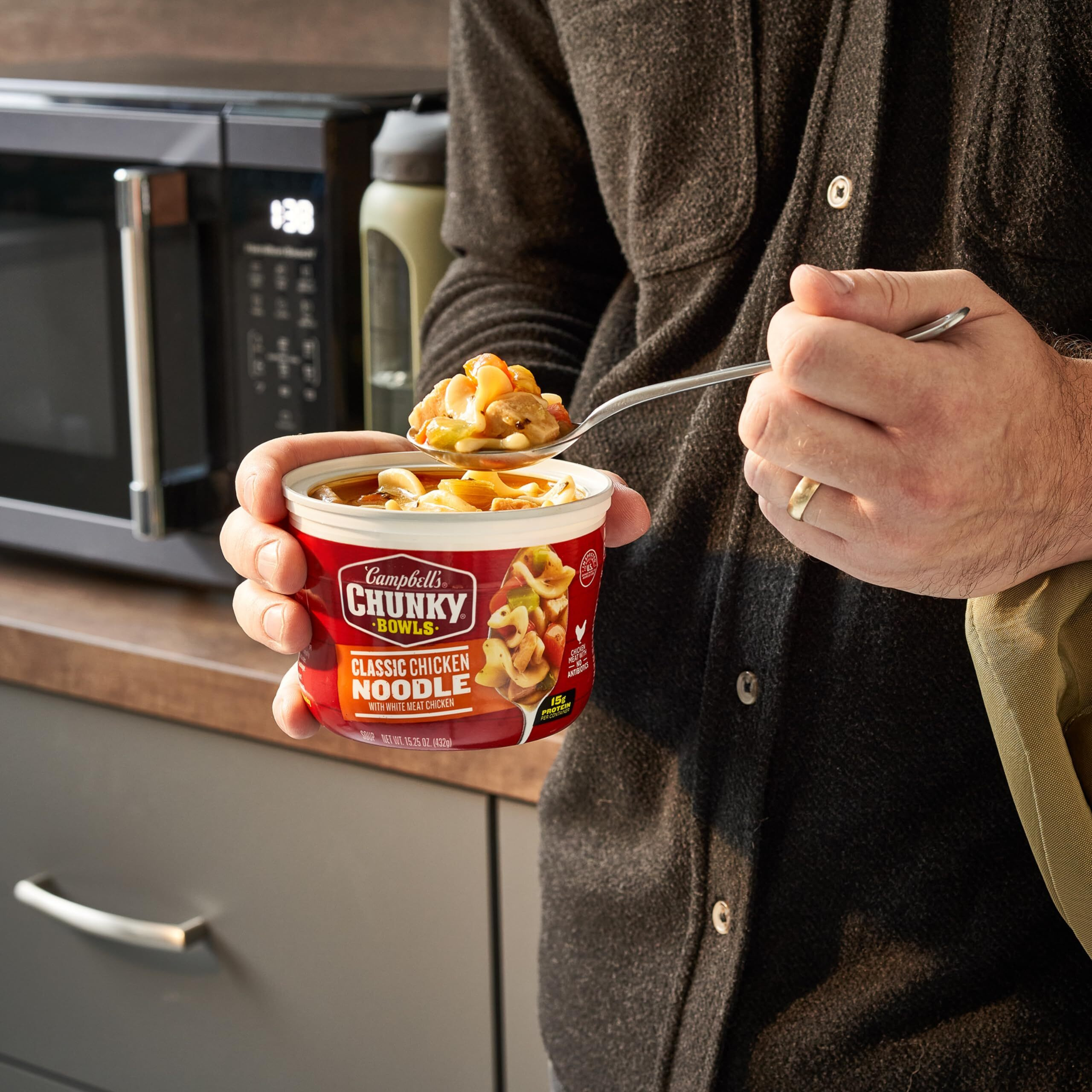 Campbell's Chunky Soup, Classic Chicken Noodle Soup, 15.25 Oz Microwavable Bowl (Case Of 8)