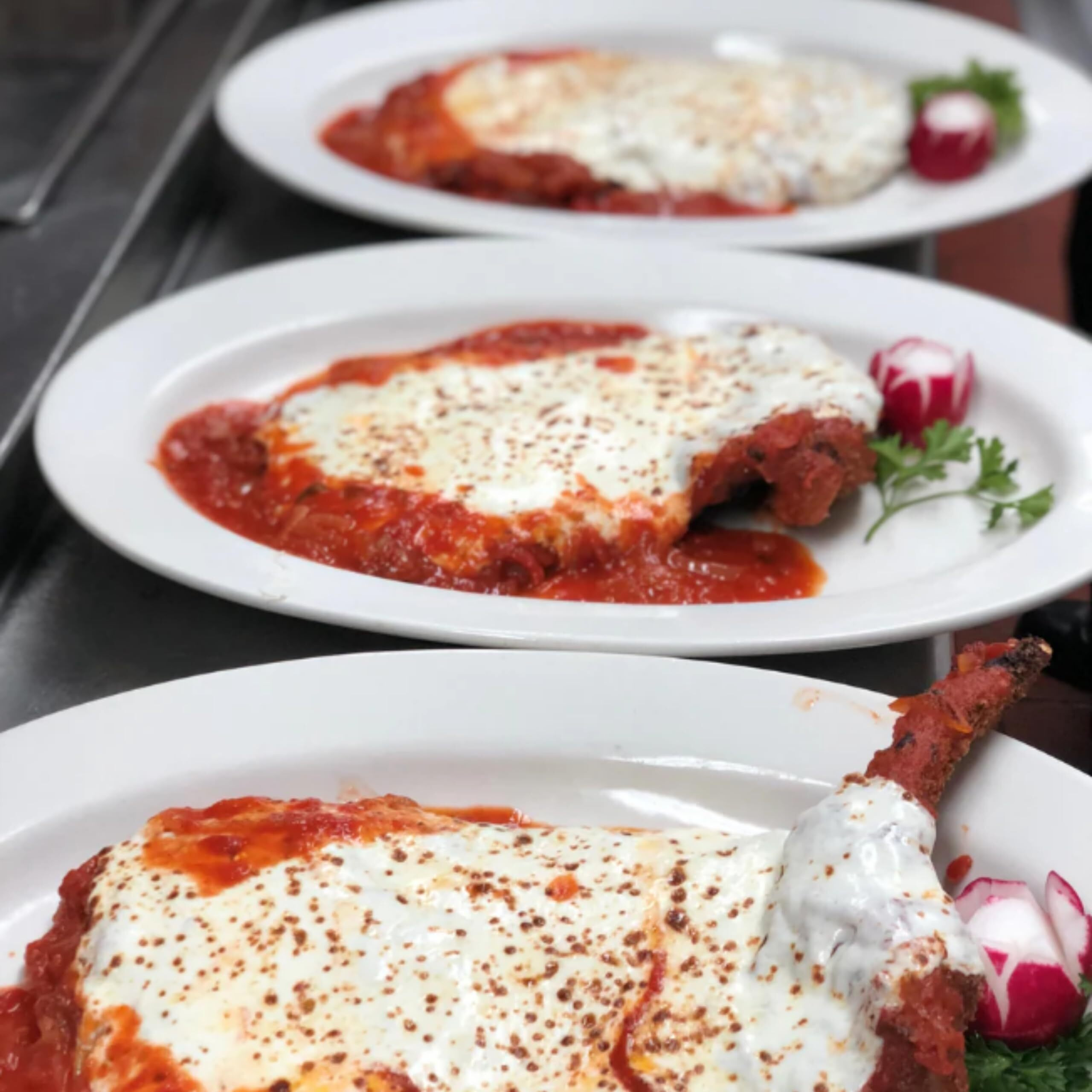 Michael's Of Brooklyn Arrabbiata Sauce Made With Fresh Tomatoes And Basil - Italian Tomato Sauce, Non-Gmo & Gluten Free With Fresh Garlic, Olive Oil, Parsley, And Spices - 32 Oz Pasta Sauce