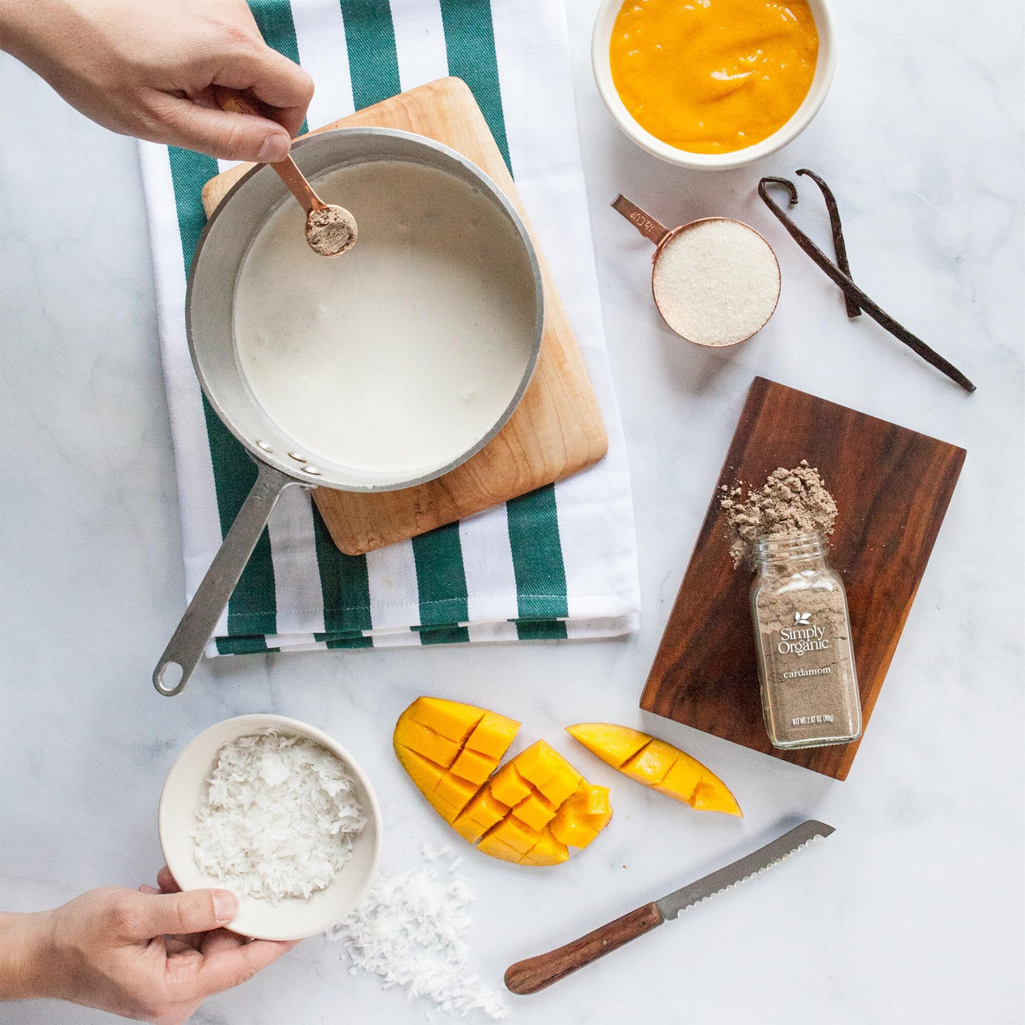 Simply Organic Cardamom, 2.82 Ounce, Certified Organic & Kosher, Aromatic, Subtly Spicy-Sweet, No Eto, Non Irradiated