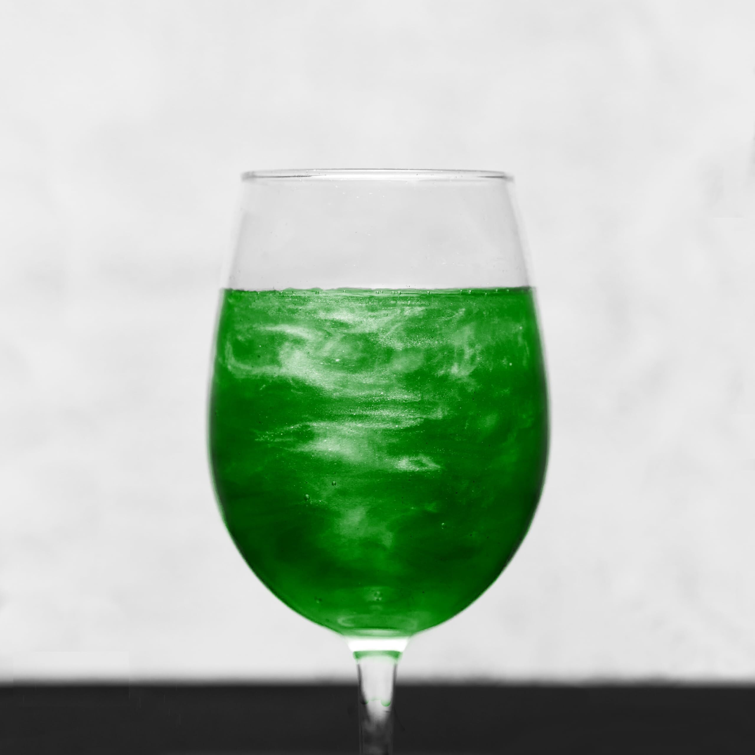 Luster Dust - Christmas Green (4G 1X Pump) | Edible Vegan Dust & Paint For Cake Decorating, Ice Cream, Desserts, Cocktails And Beverages By Bakell